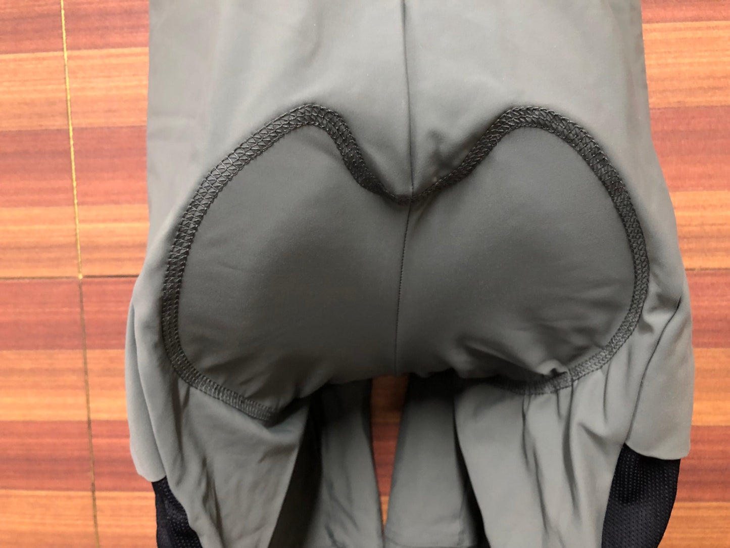IL526 カステリ CASTELLI ビブショーツ カーキ XL