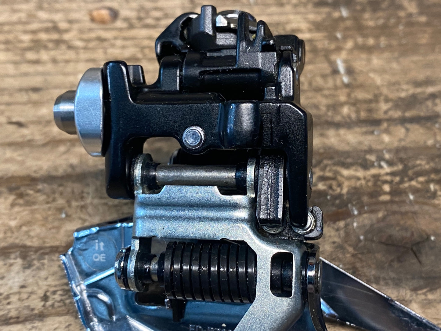 IL029 シマノ SHIMANO 105 FD-R7000 フロントディレイラー 2S 直付け