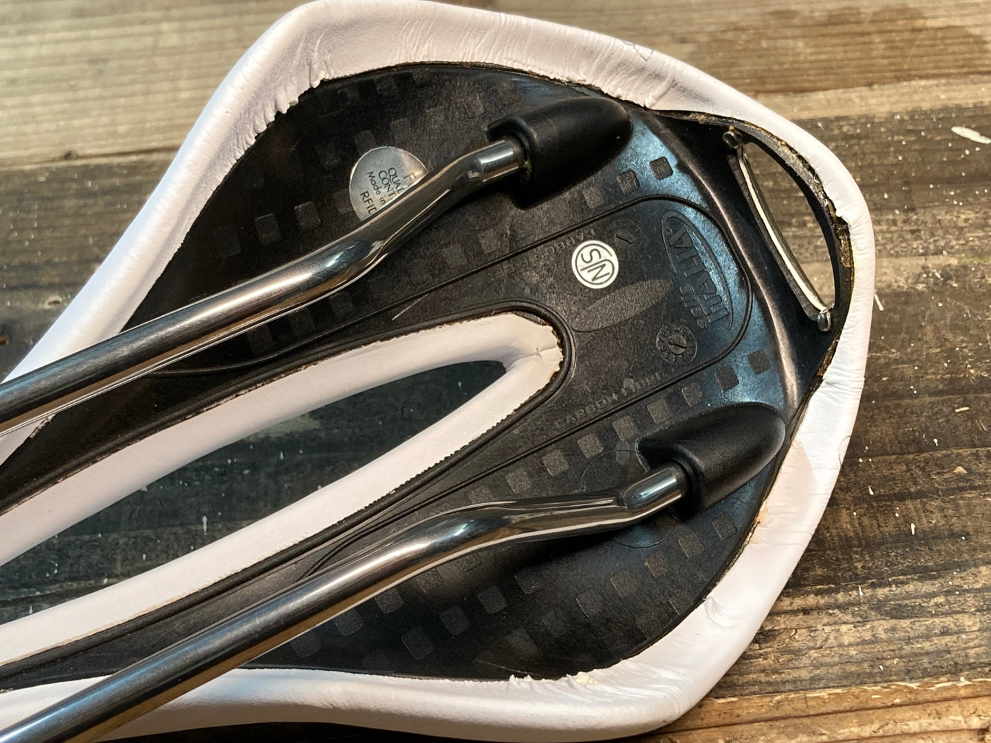 IP823 セライタリア selle italia フライト FLITE GEL FLOW TI316レール 白