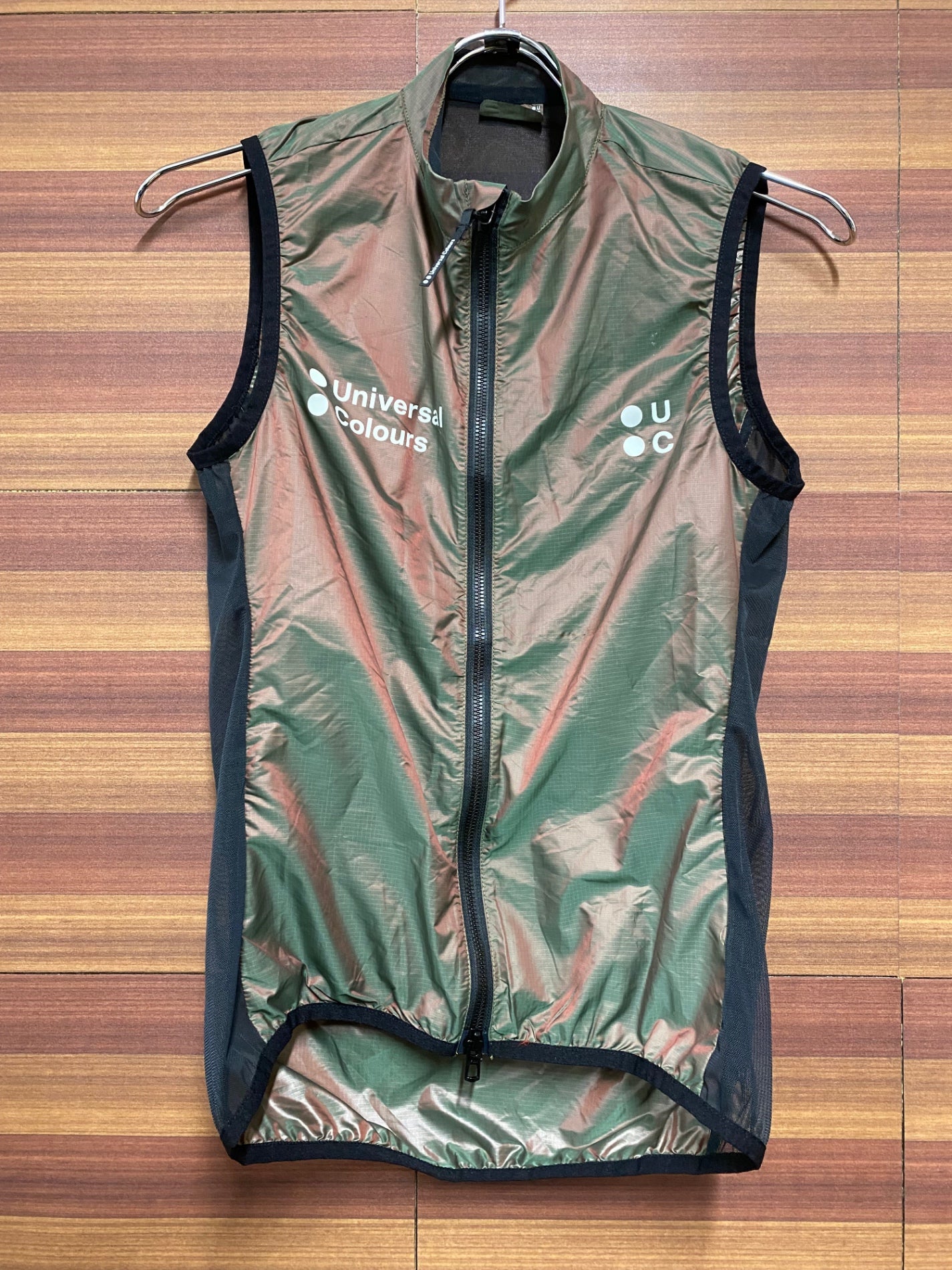 IE990 ユニバーサルカラーズ Universal Colours Spectrum Gilet ジレ Iridescent S