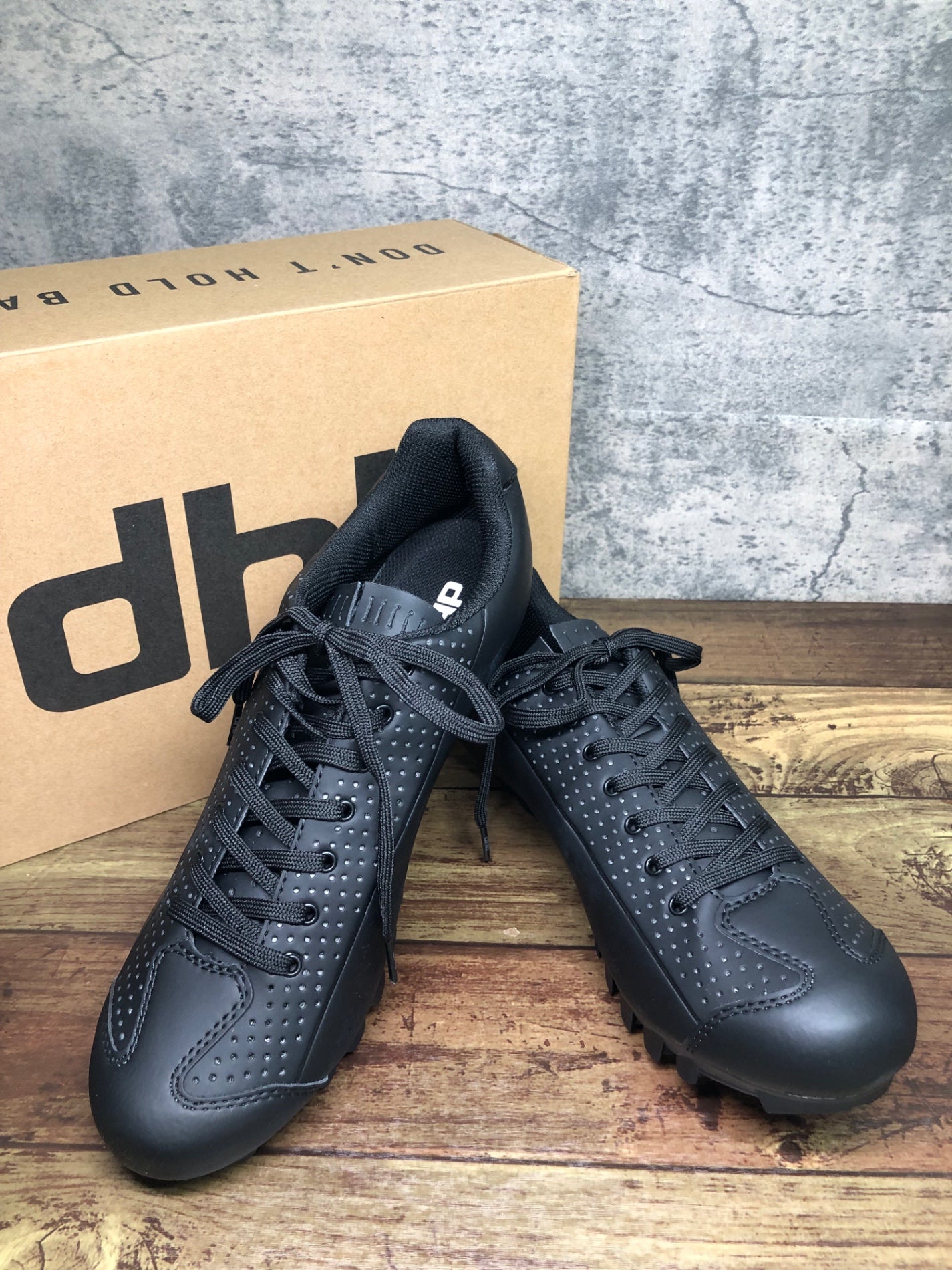 IV222 dhb Dorica ビンディングシューズ 2つ穴 EU 41 黒 未使用