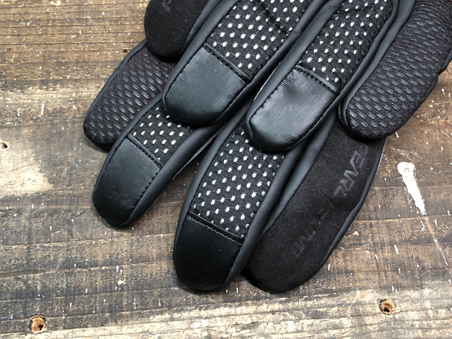 IP604 パールイズミ PEARL iZUMi ウィンターグローブ 黒 L 裏起毛 WIND BREAK TITANIUM