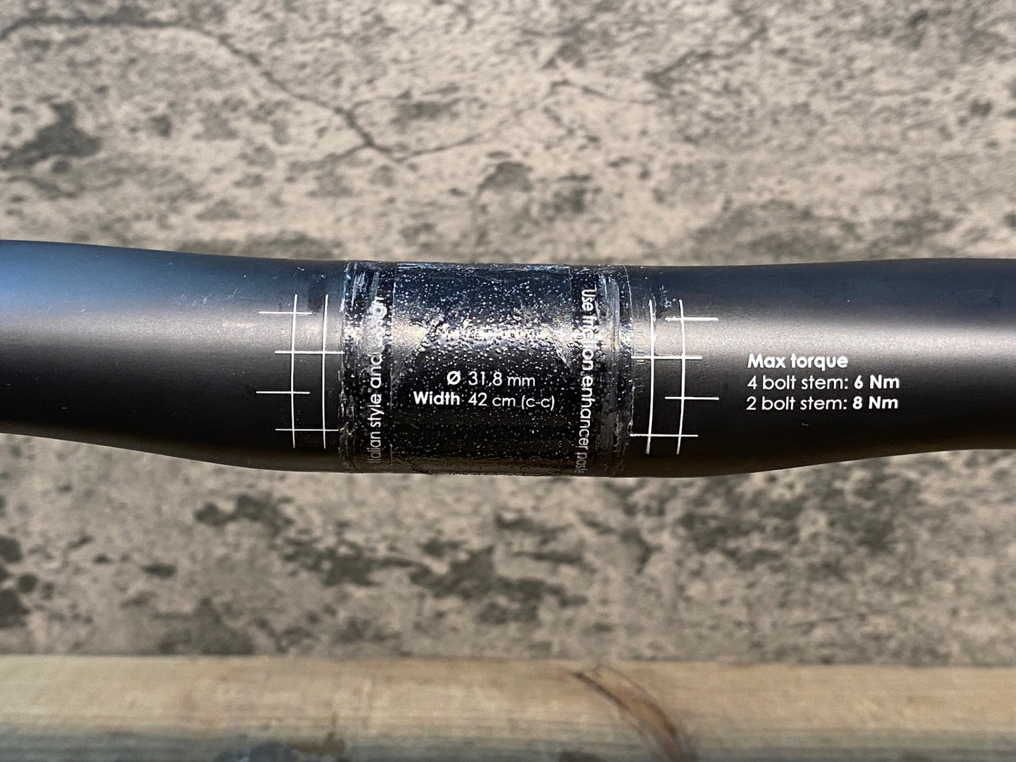 IU558 3T SUPERERGO LTD ドロップハンドル カーボン Φ31.8mm ブラケットC-C420mm ※クランプ皺ありのためジャンク