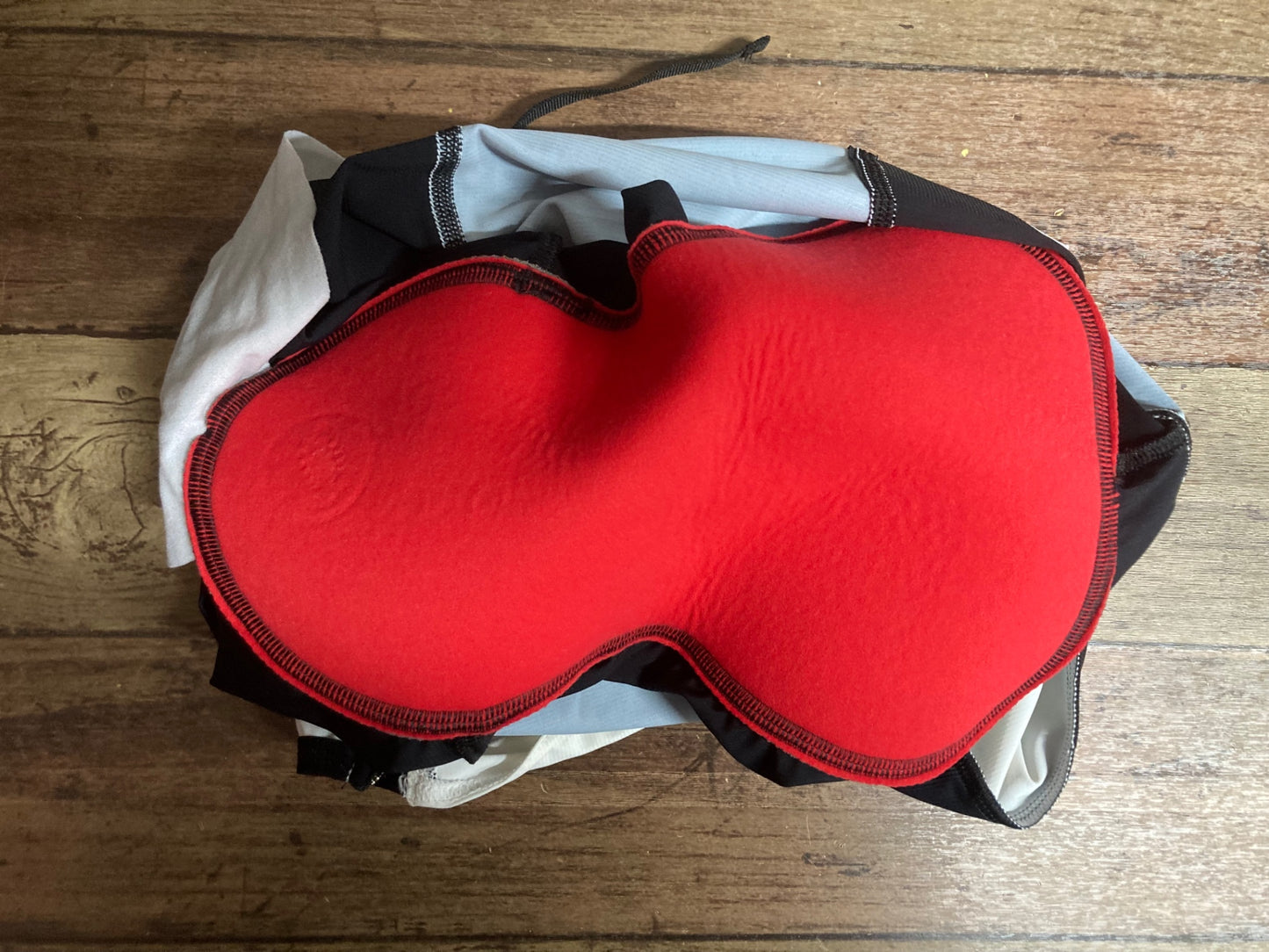 IP947 カステリ CASTELLI ROSSO CORSA ビブショーツ 白 黒 M