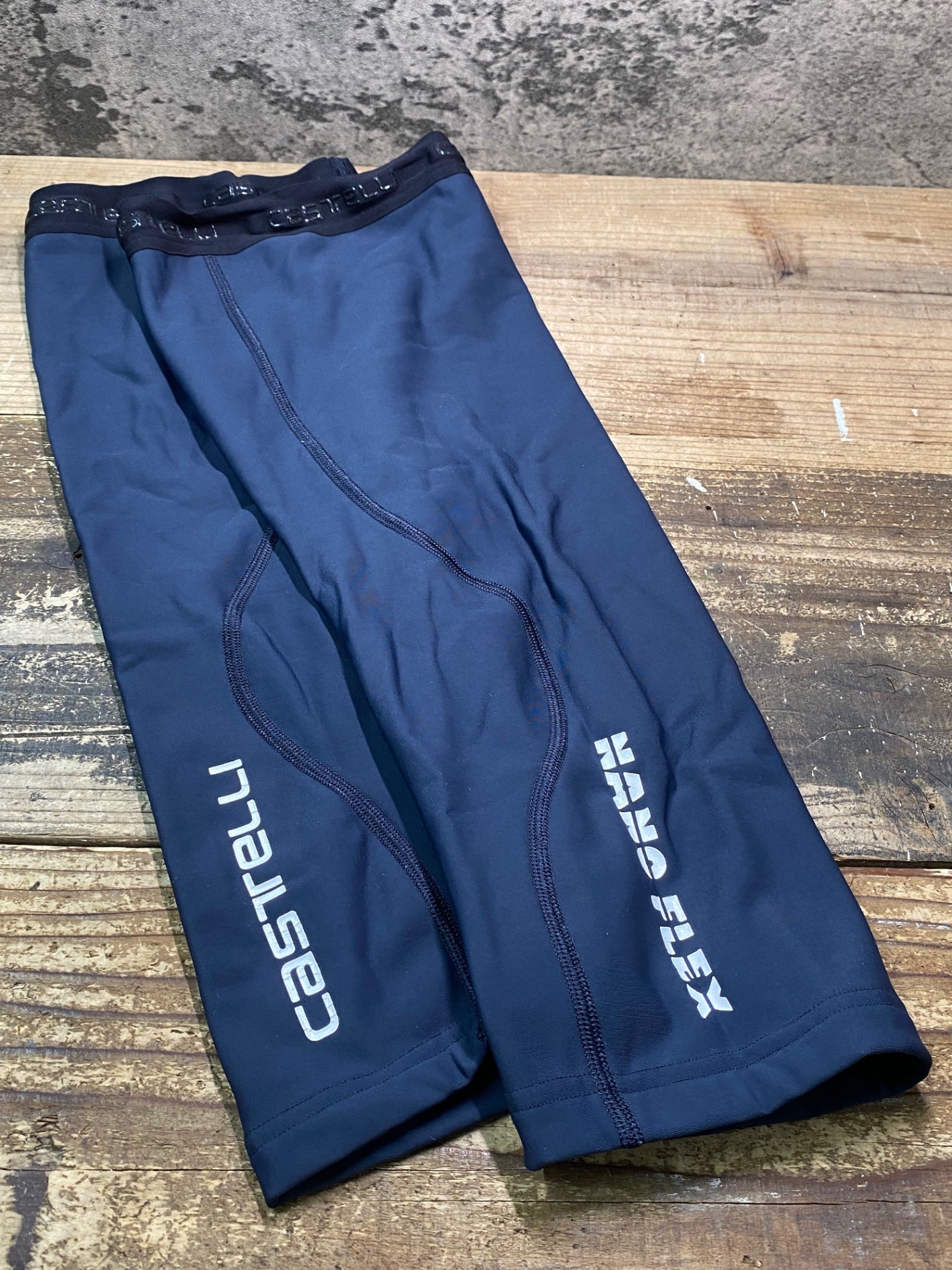 IY996 カステリ CASTELLI ニーウォーマー グレー M 裏起毛