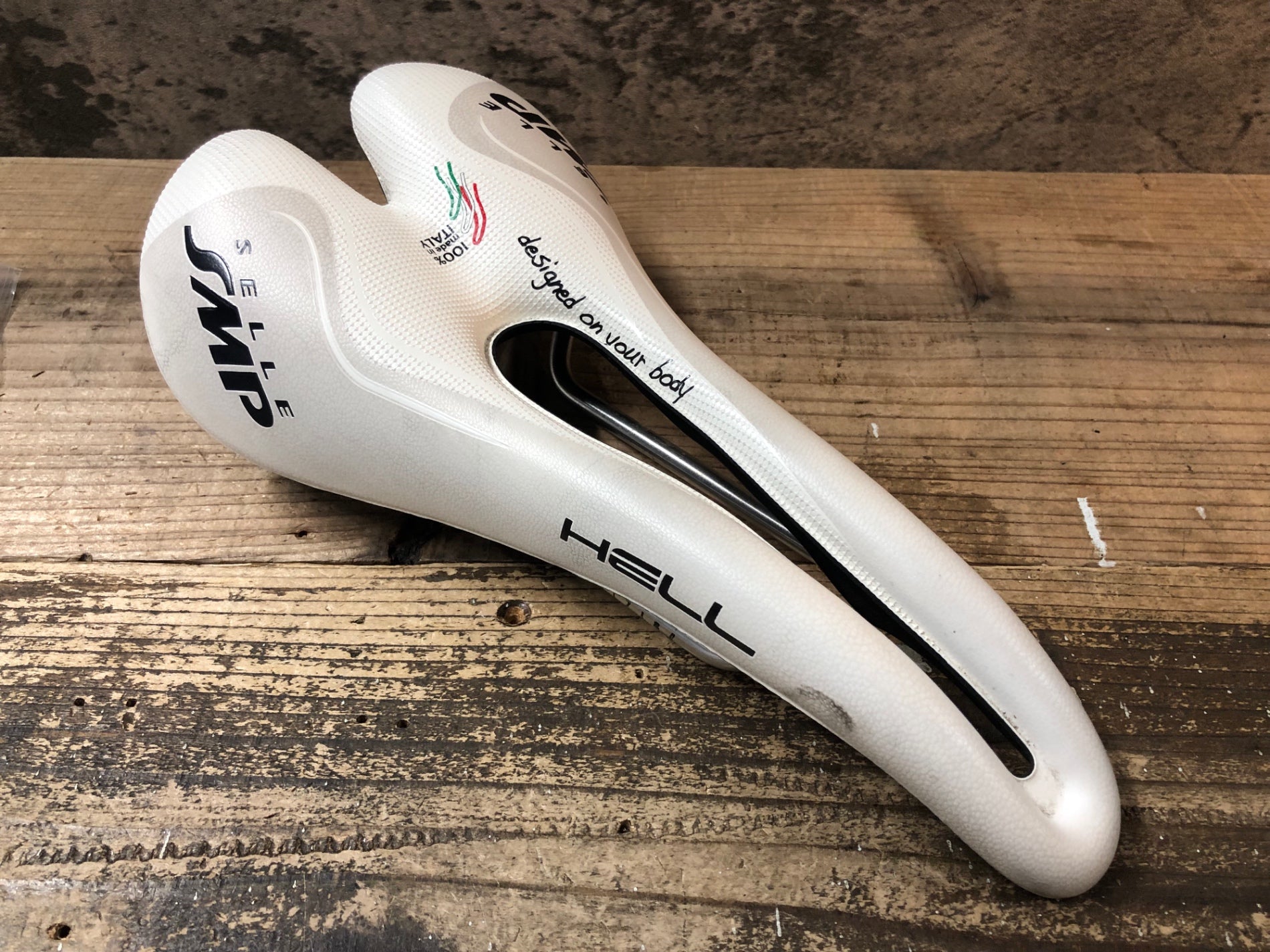 JB740 Selle SMP HELL サドル aisi304チューブ 145mm – BICI