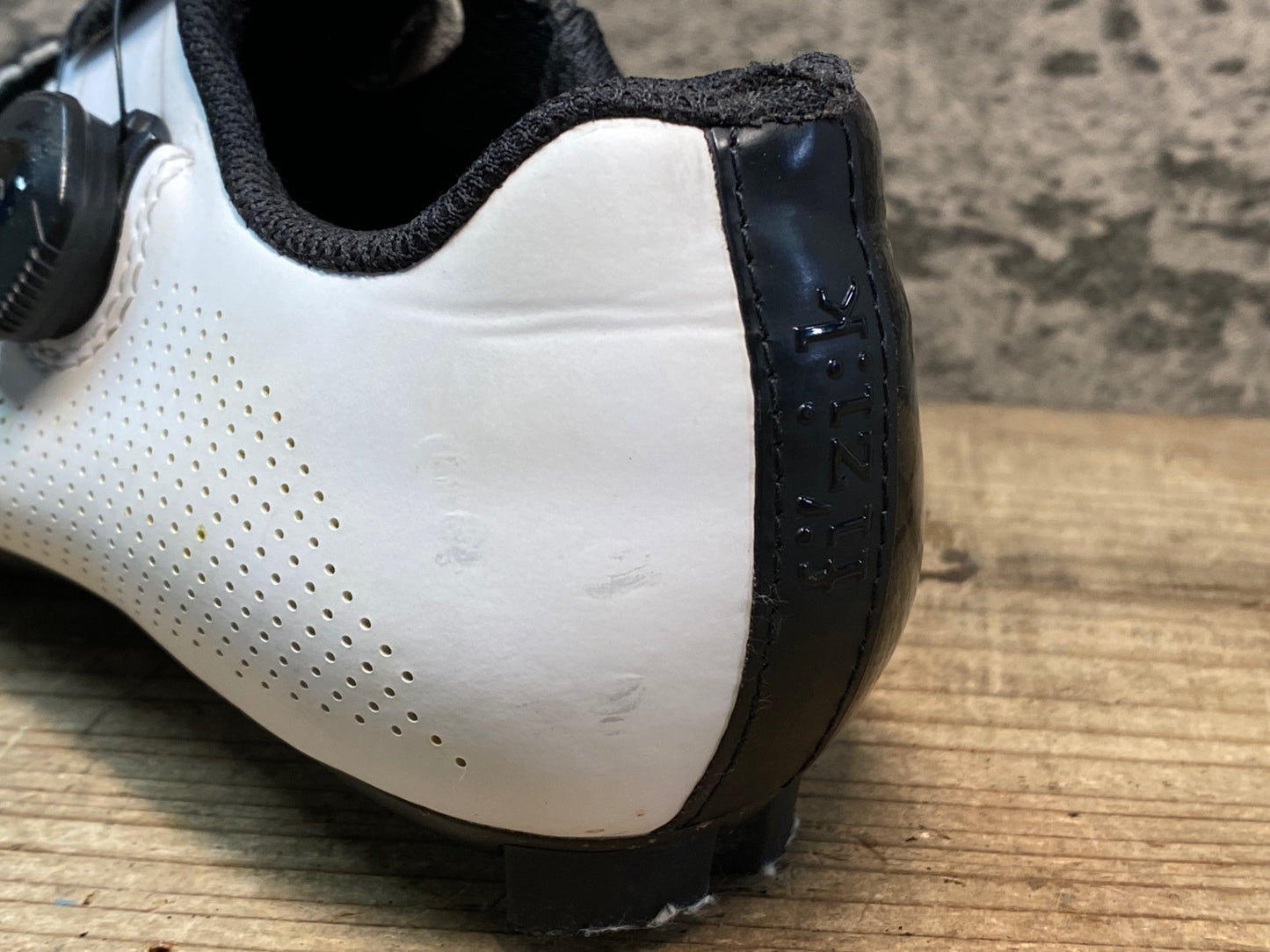 JB327 フィジーク fizik ARIA R3 Shoes ビンディングシューズ 白 黒 EU37.5 3穴
