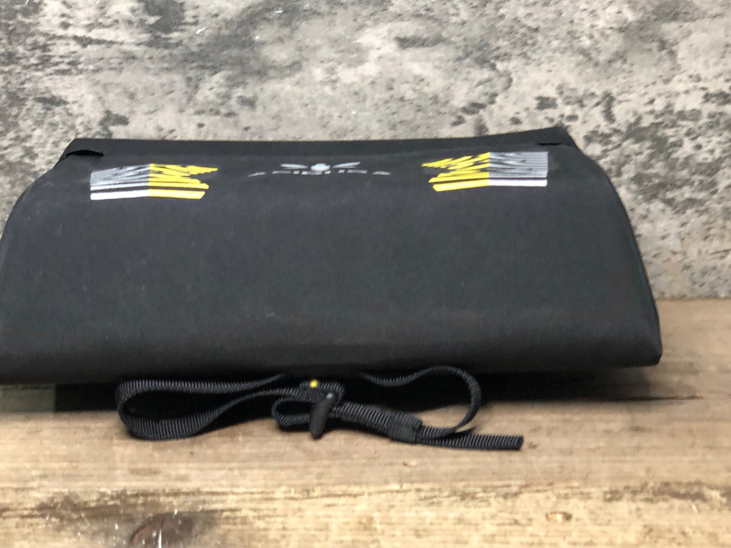 JC235 アピデュラ APIDURA レーシング ハンドルバーバッグ