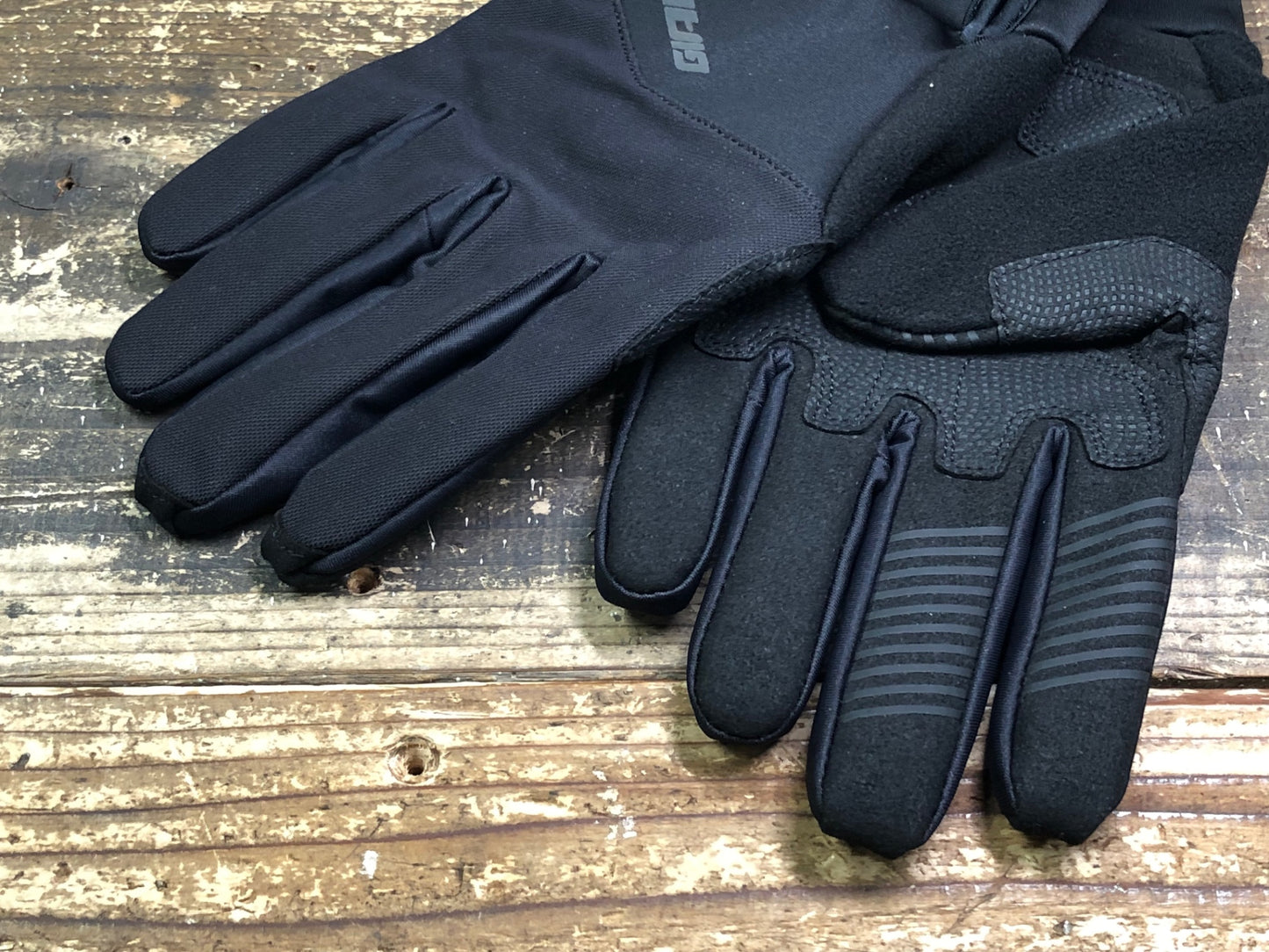 IV945 ジャイアント GIANT CHILL グローブ 黒 L 裏起毛