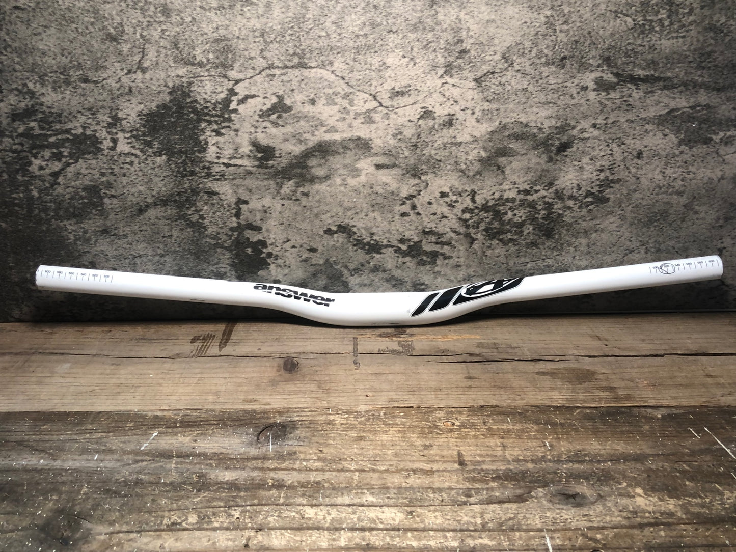 IT988 ANSWER PROTAPER 720AM アルミ フラットバー 白 Φ31.8 620mm ※カット済み