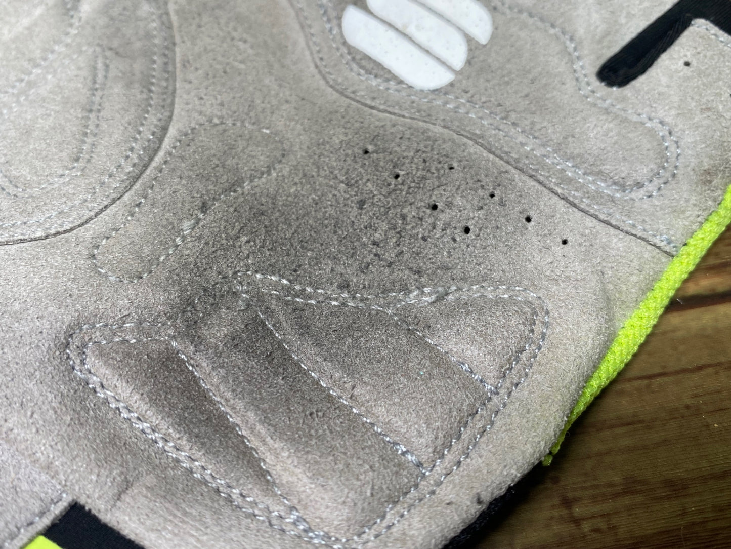 IY619 スポーツフル Sportful 指切り グローブ 黒 黄 ※サイズ不明、タグカット