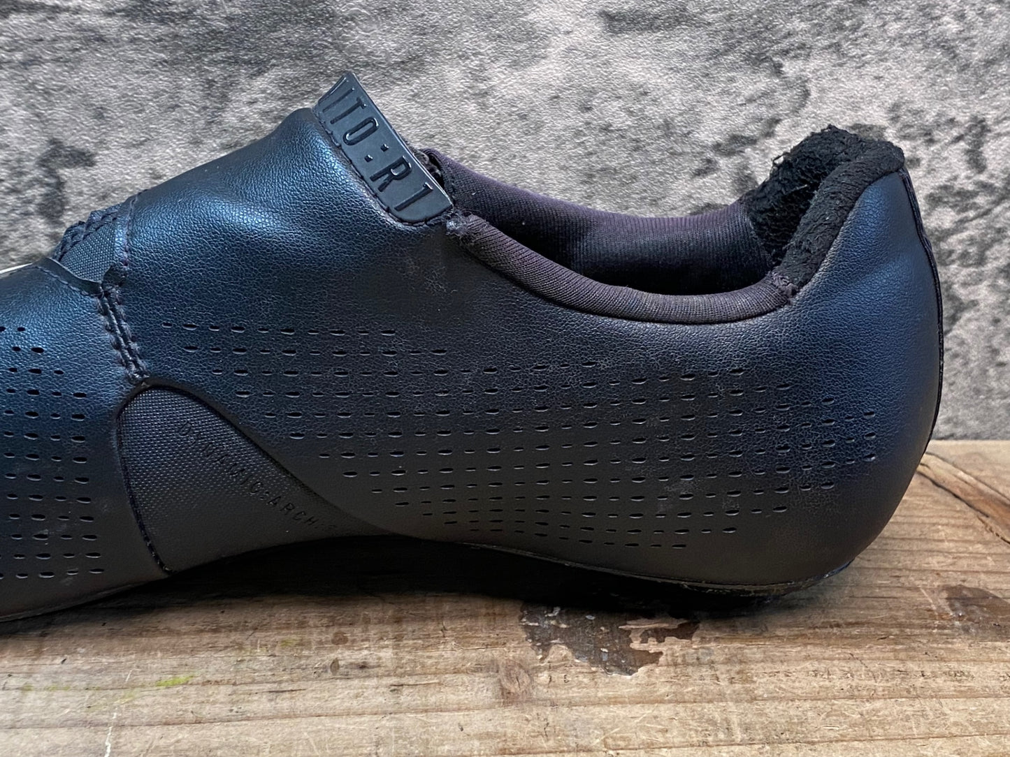 JB328 フィジーク fizik INFINITO R1 Shoes ビンディングシューズ 黒 EU42 3穴