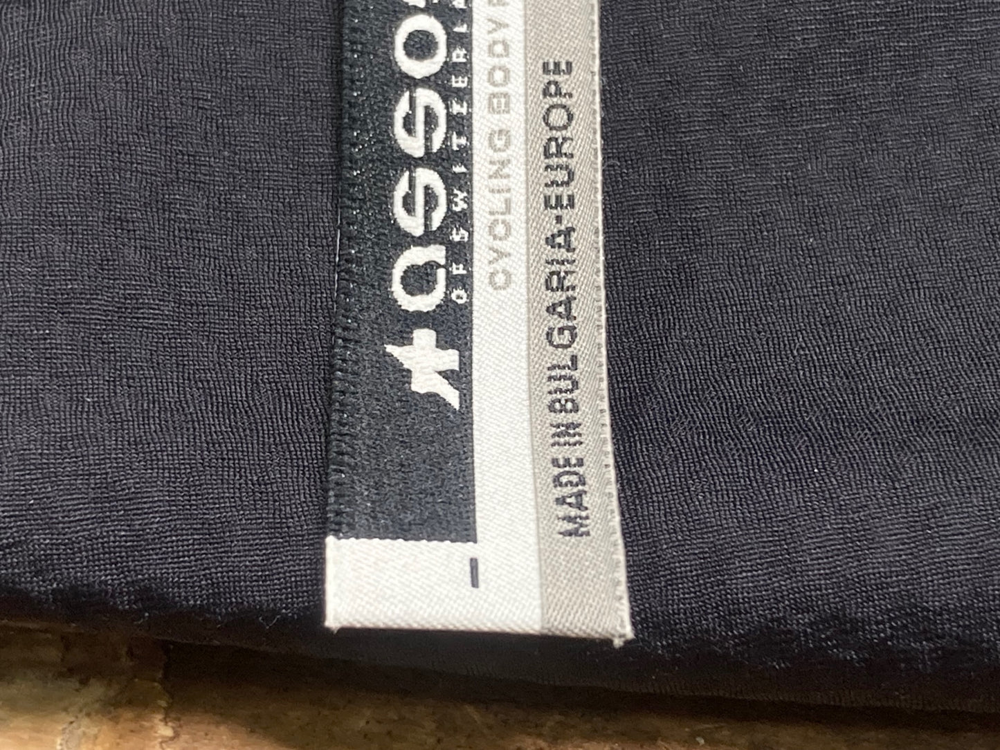 IT224 アソス assos ニーウォーマー 黒 1
