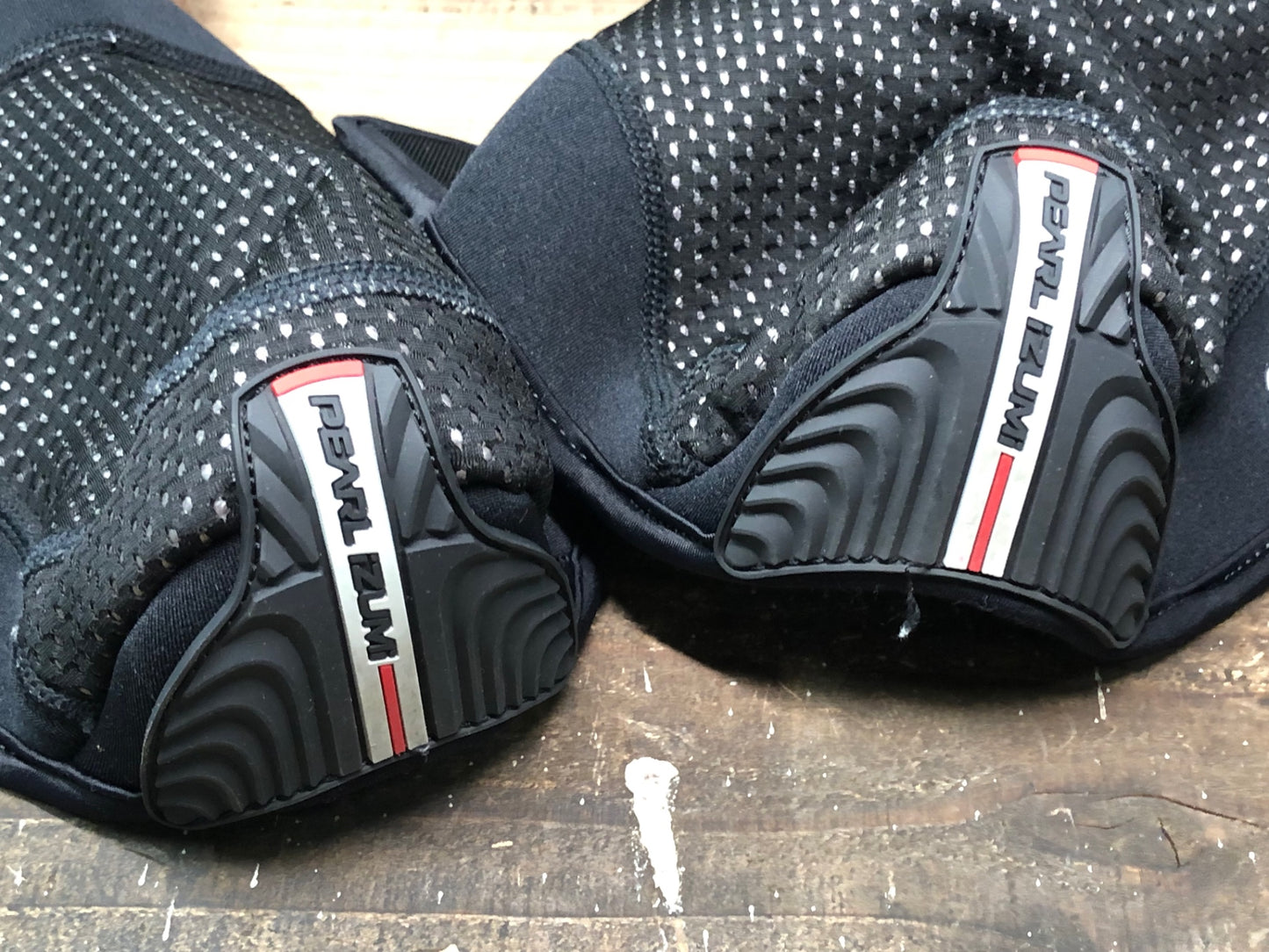 IP596 パールイズミ PEARL iZUMi シューズカバー 黒 L 裏起毛 WIND BREAK TITANIUM
