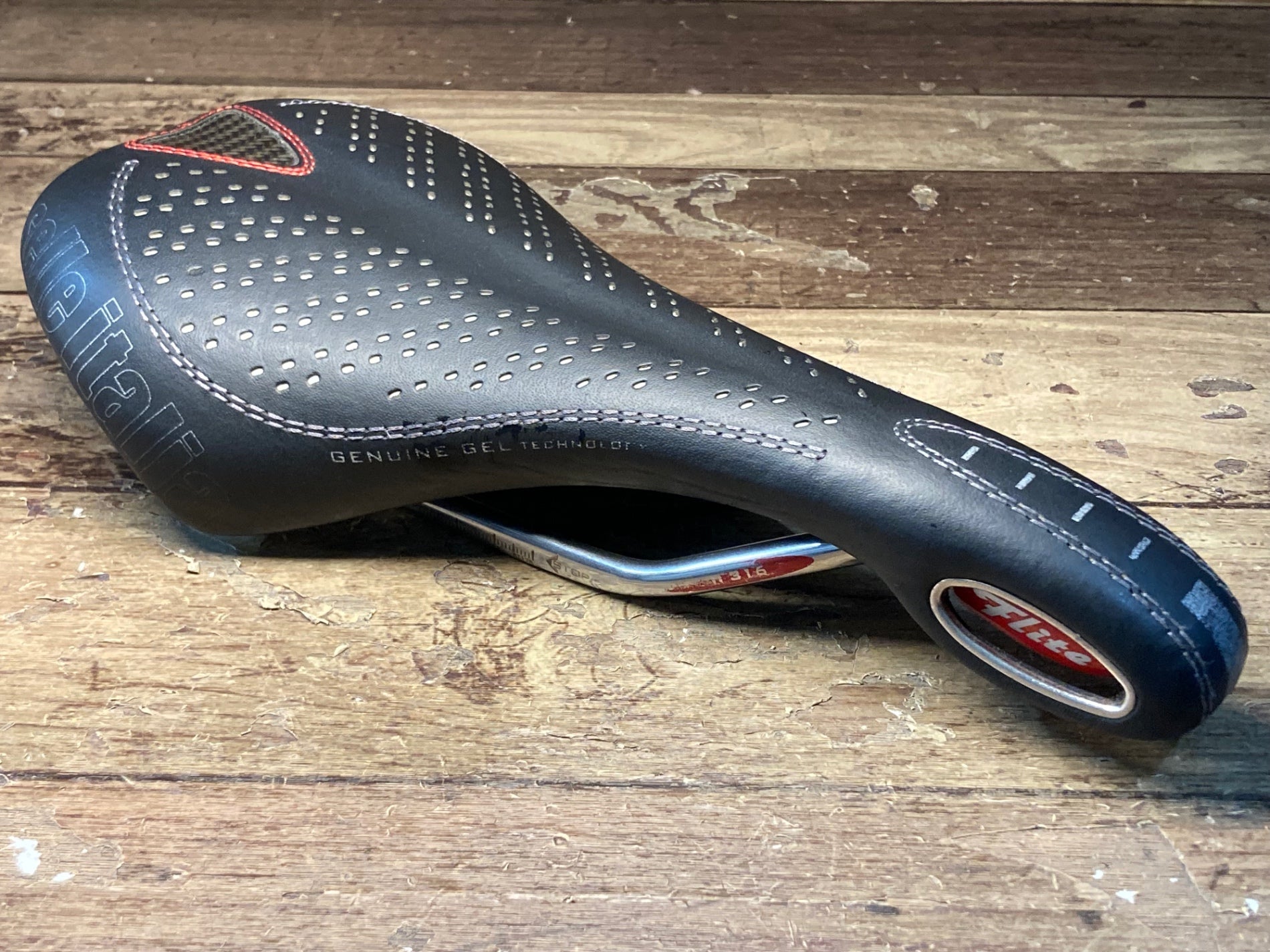 HR967 セライタリア selle italia フライト Flite Gel Flow サドル チタンレール 幅実測134mm