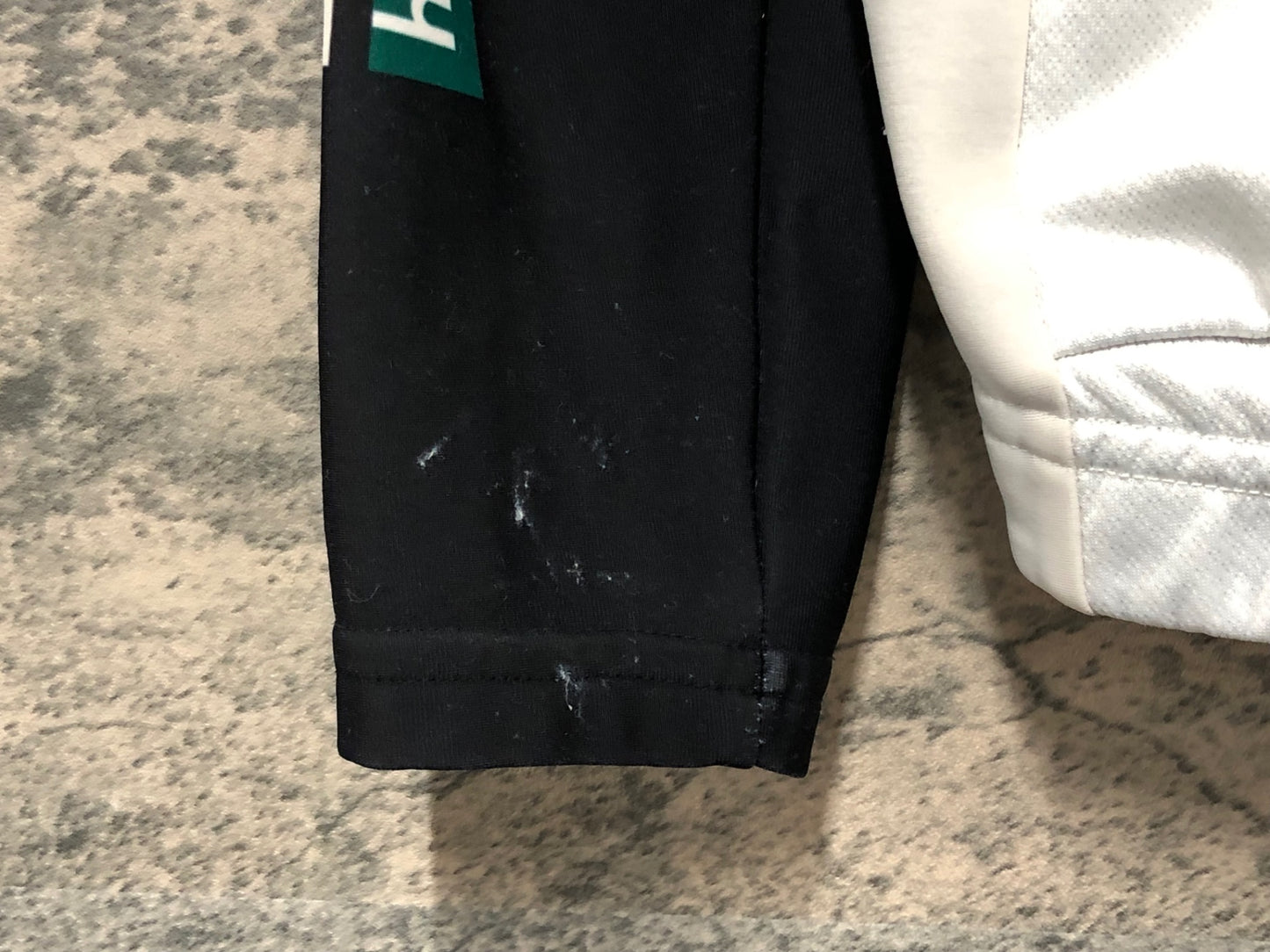IW409 スポーツフル sportful 長袖 サイクルジャージ 黒 緑 M 裏起毛 BORA hansgrohe ※傷
