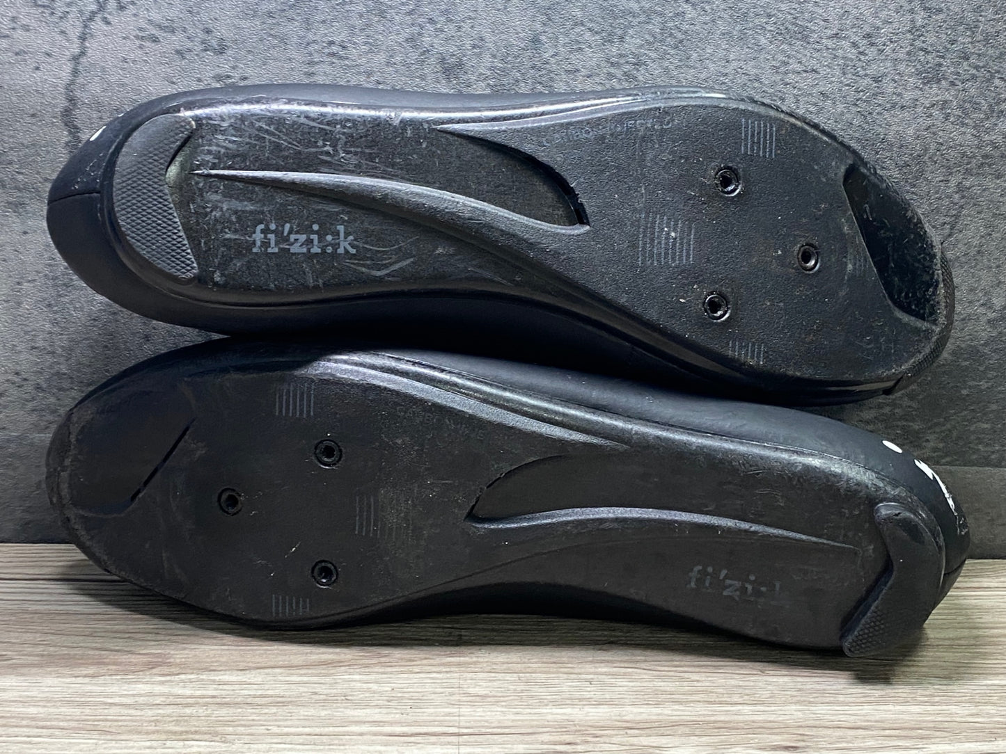 JD481 フィジーク fizik R4 ROAD SHOES ビンディングシューズ 3穴 BOA 黒 EU44 ※錆、ソール欠品