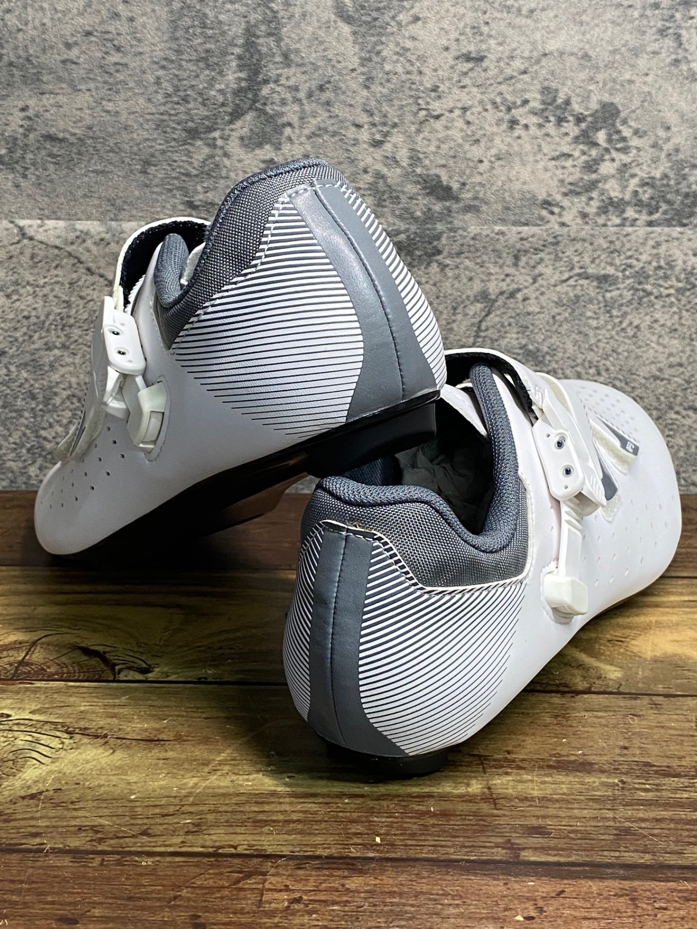 JA667 シマノ SHIMANO RP3 SH-RP301 ビンディングシューズ SPD-SL EU40 白 未使用品