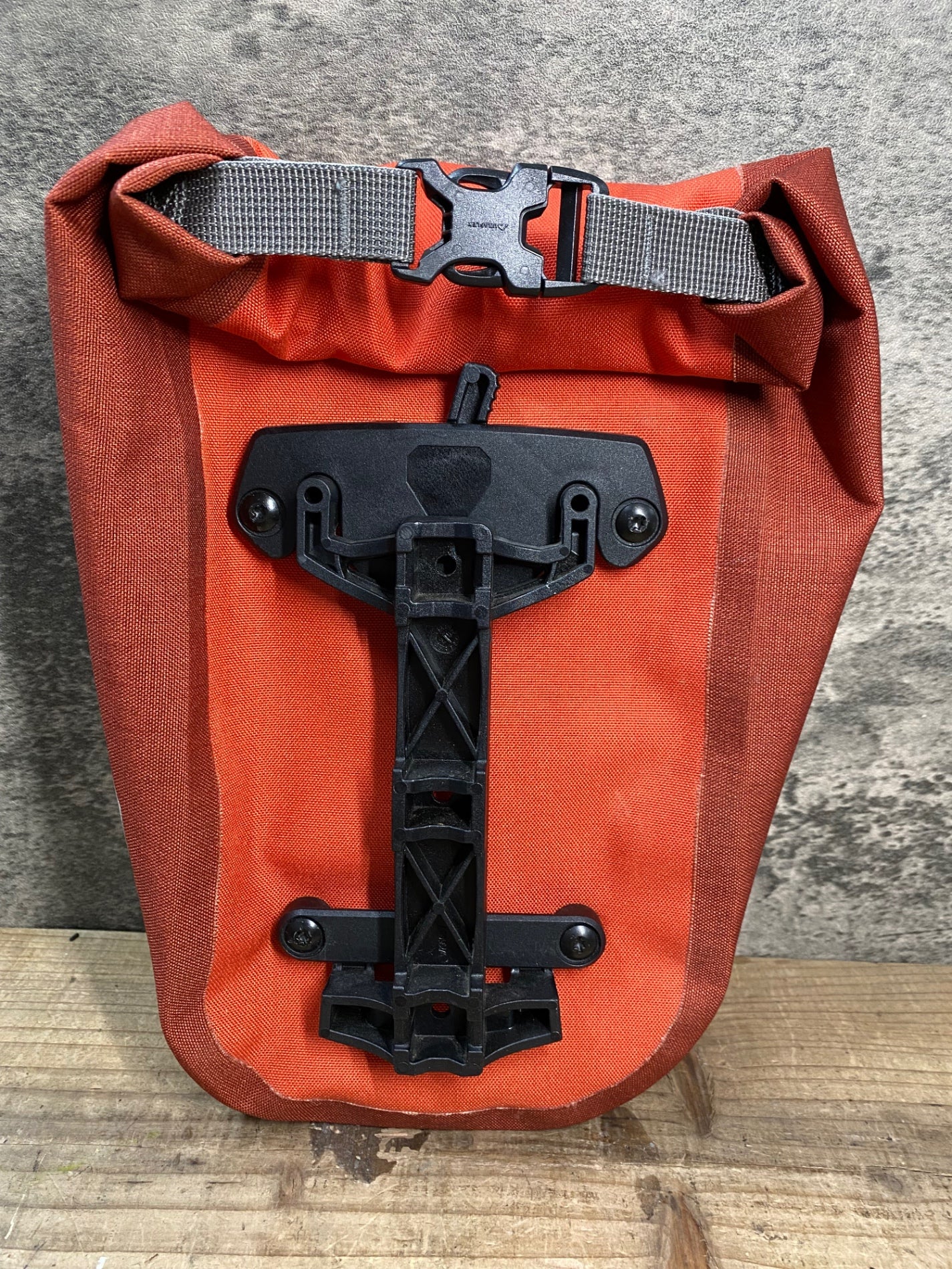 JC148 オルトリーブ ORTLIEB OR-F6400 フォークバッグ 赤 ※金属ストラップ欠品