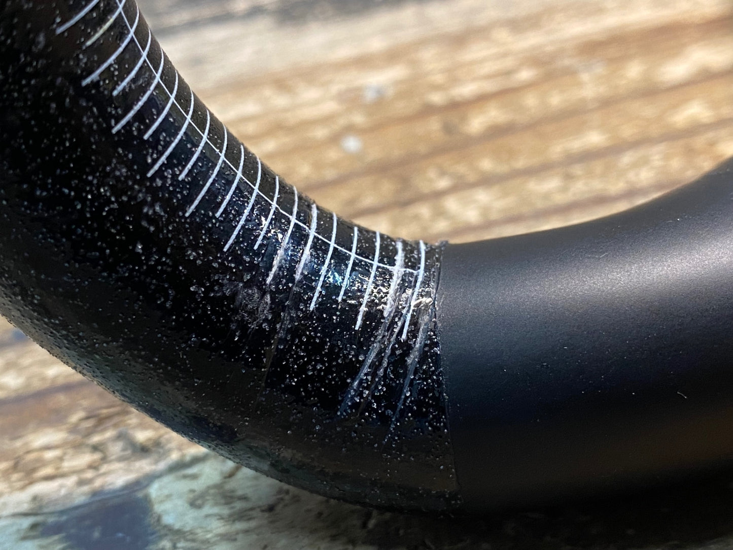 IU558 3T SUPERERGO LTD ドロップハンドル カーボン Φ31.8mm ブラケットC-C420mm ※クランプ皺ありのためジャンク