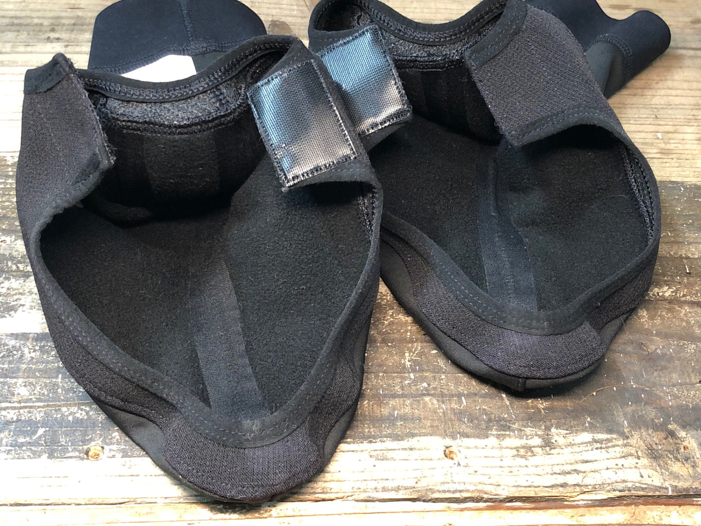 IO947 ラファ Rapha WET WEATHER OVERSHOES シューズウォーマー 黒 M 裏起毛