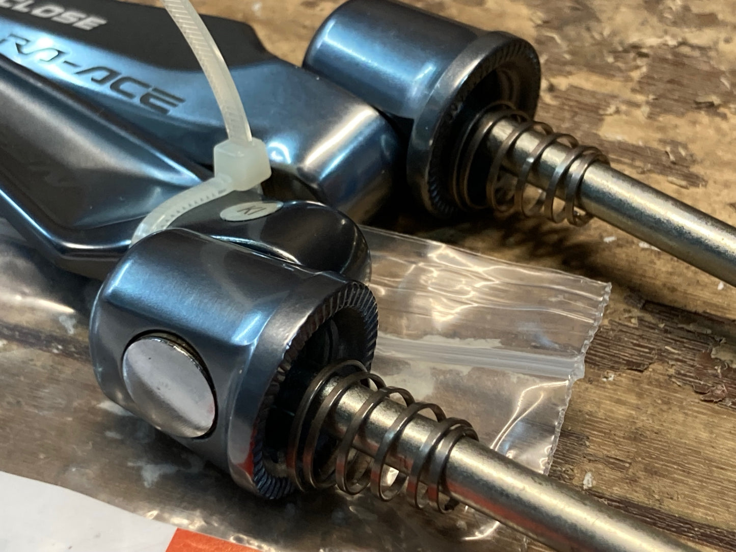 IL379 シマノ SHIMANO デュラエース DURA-ACE WH-9000 クイックリリース 未使用