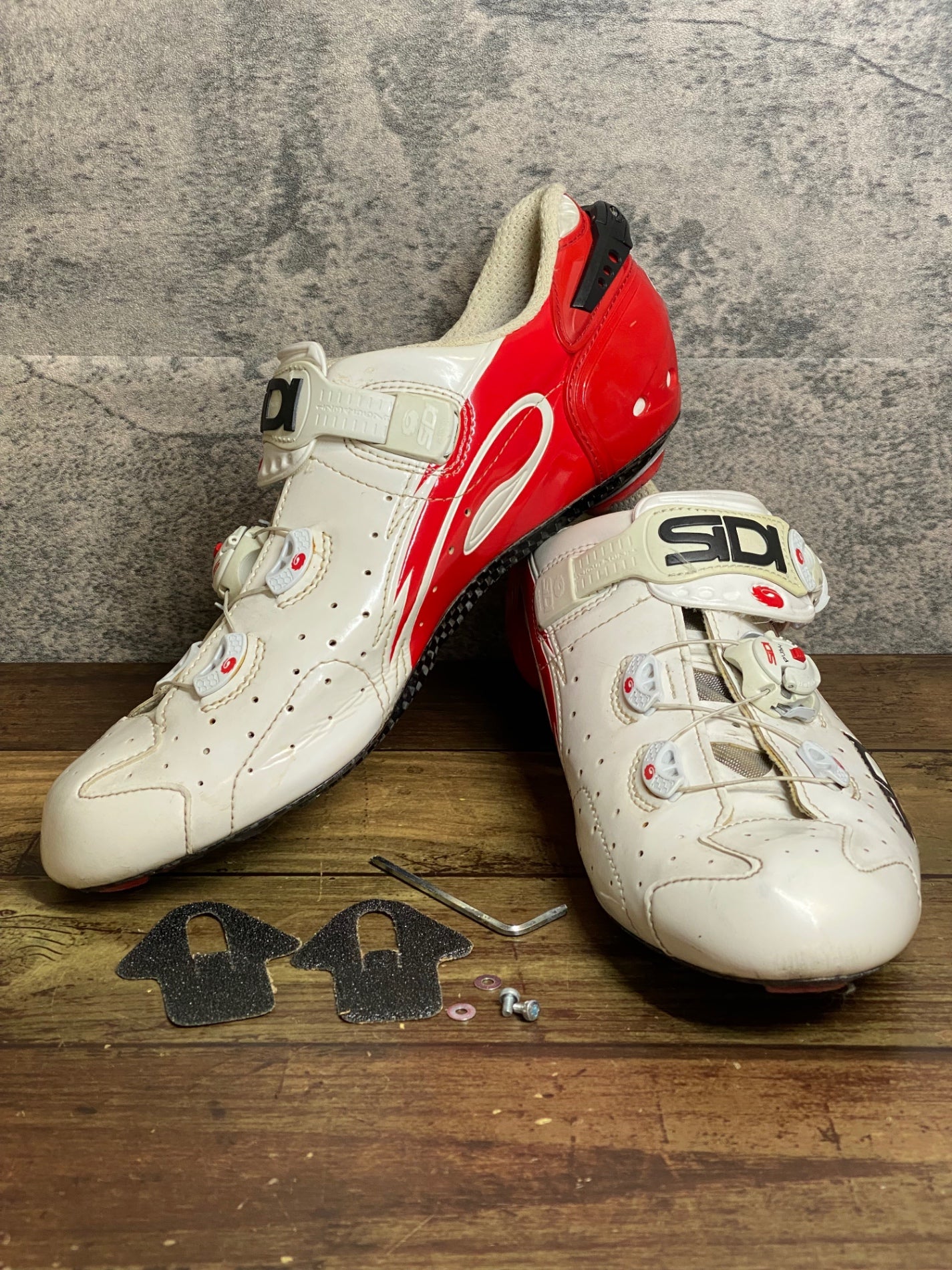 JD204 シディ SIDI ワイヤー WIRE CARBON ビンディングシューズ 3穴 白 赤 EU43