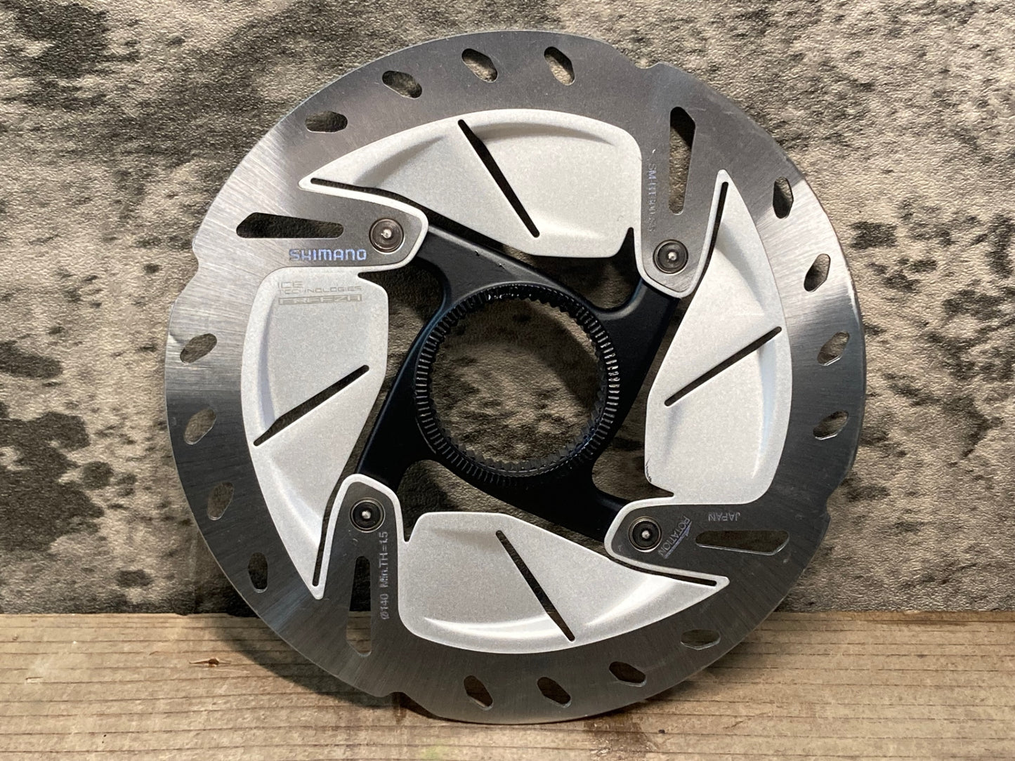 IQ028 シマノ Shimano SM-RT800 ディスクブレーキローター 140mm