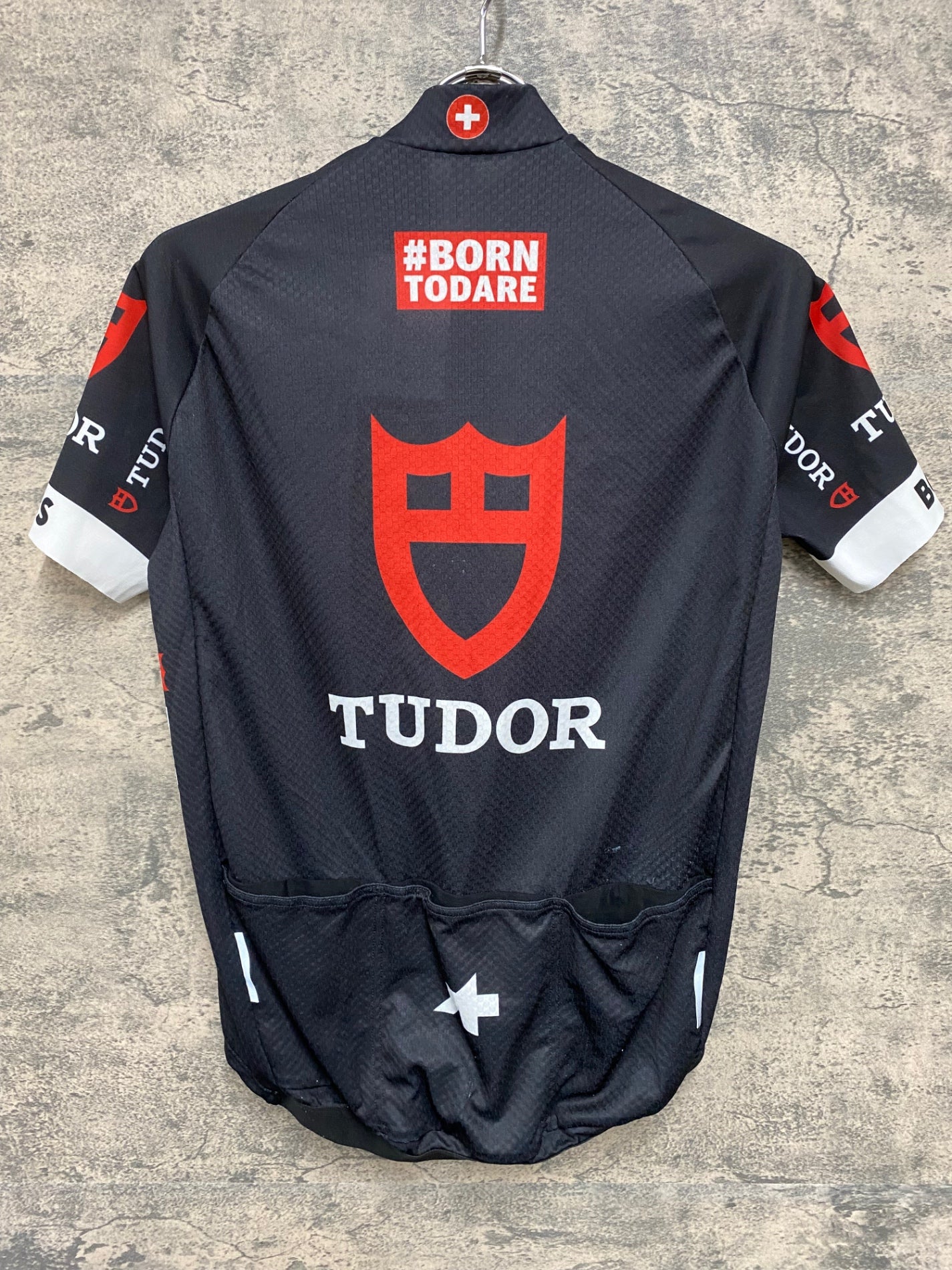 IZ071 アソス ASSOS TUDOR PRO TEAM REPLICA JERSEY 半袖 サイクルジャージ 黒 M ※スレ、ほつれあり