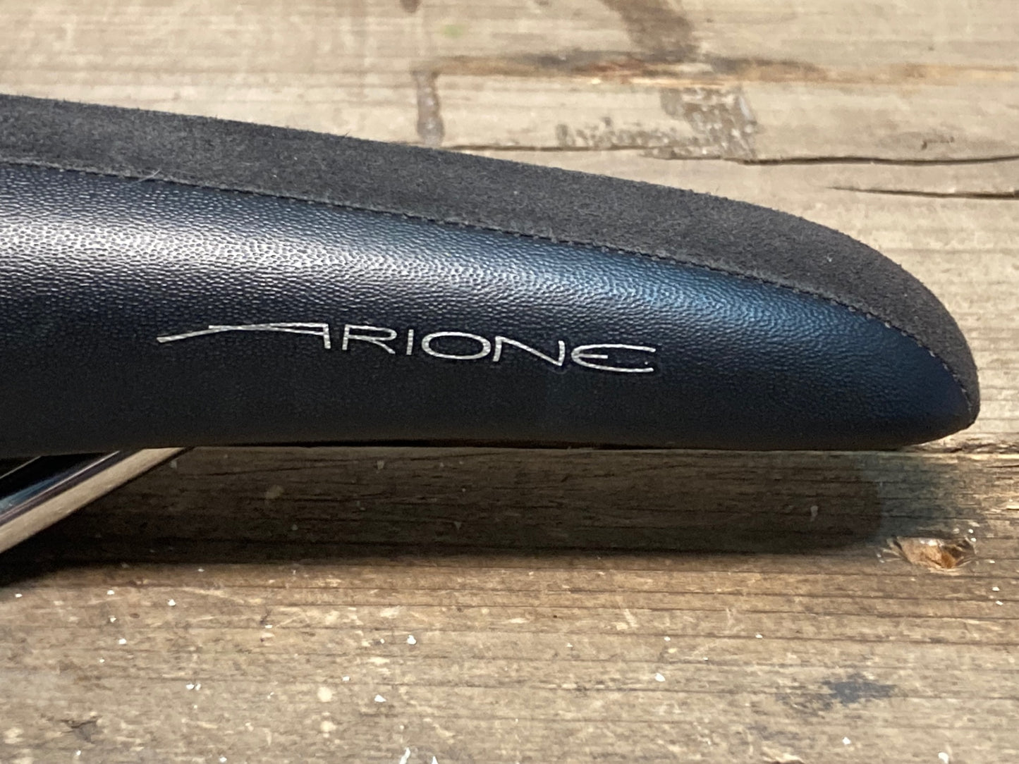 IQ017 フィジーク fizik アリオネ ARIONE サドル 黒 KIUMレール