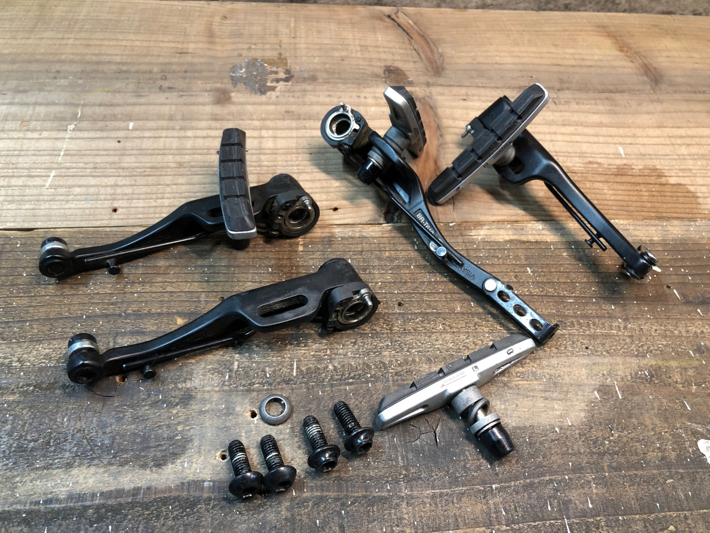 IP589 シマノ SHIMANO デオーレ DEORE BR-T610 Vブレーキ 前後セット 本体のみ