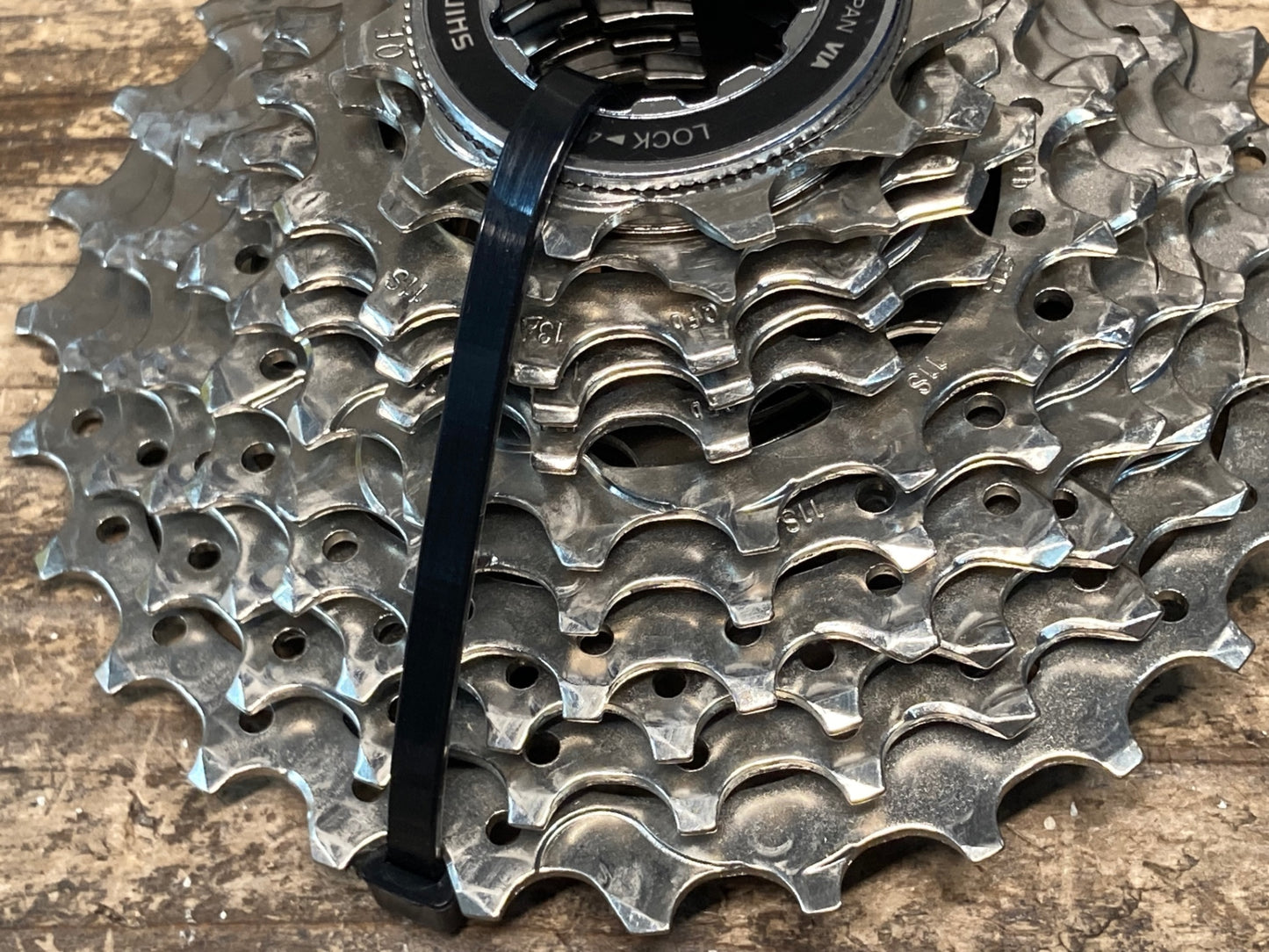 IJ693 シマノ SHIMANO 105 CS-R7000 スプロケット 11-28T 11S
