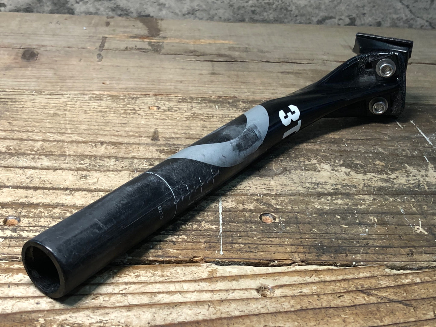 IY804 3T STYLUS25 LTD カーボン シートポスト 黒 Φ27.2 280mm