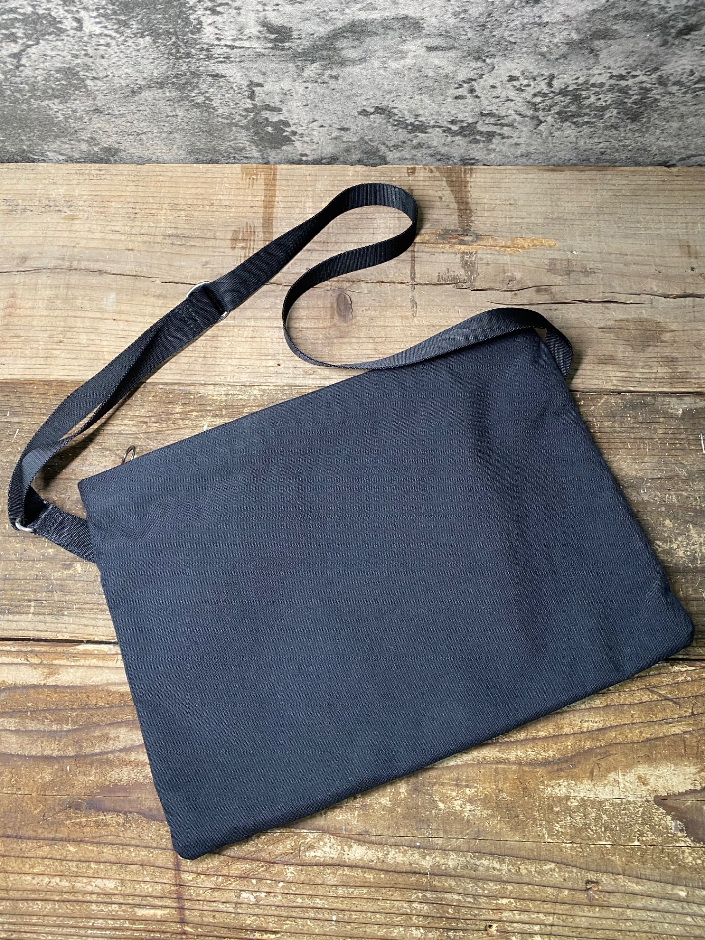 IQ879 ラファ Rapha サコッシュ ショルダーバッグ 黒