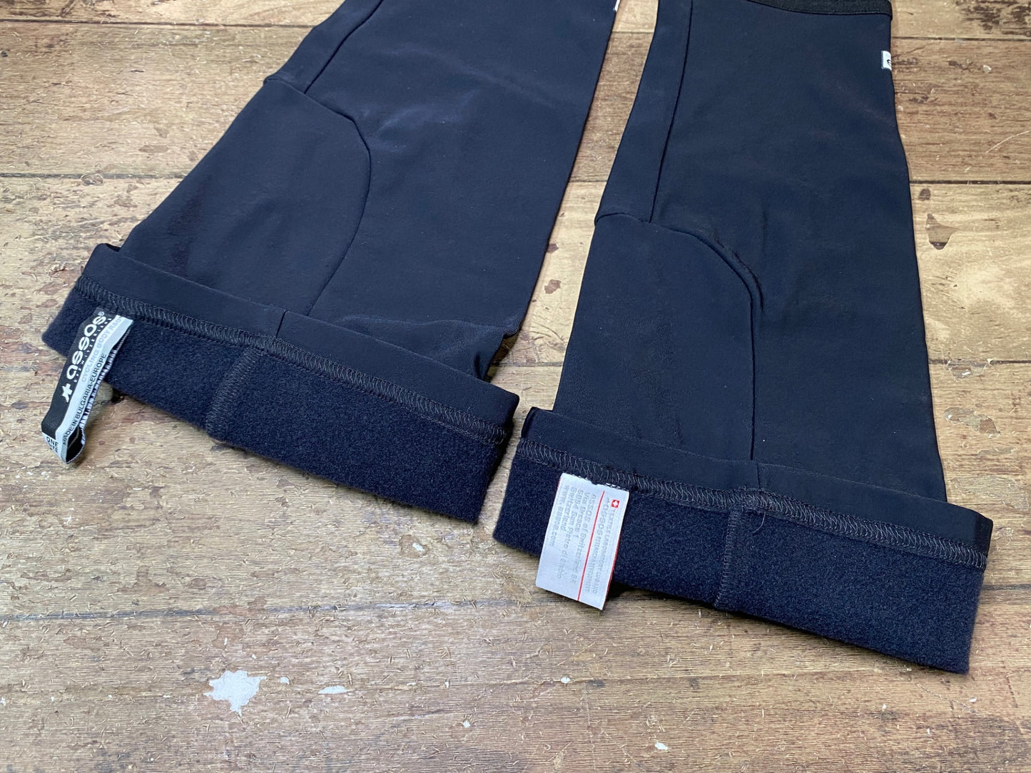 IF988 アソス ASSOS ニーウォーマー 黒 ワンサイズ