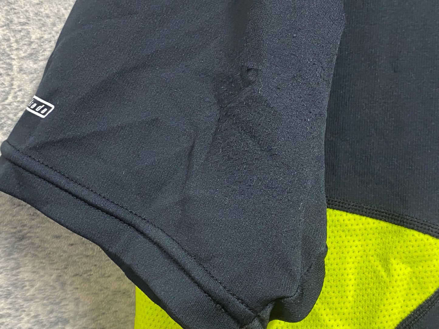 IY664 パールイズミ PEARL iZUMi 半袖 サイクルジャージ 黒 BXL