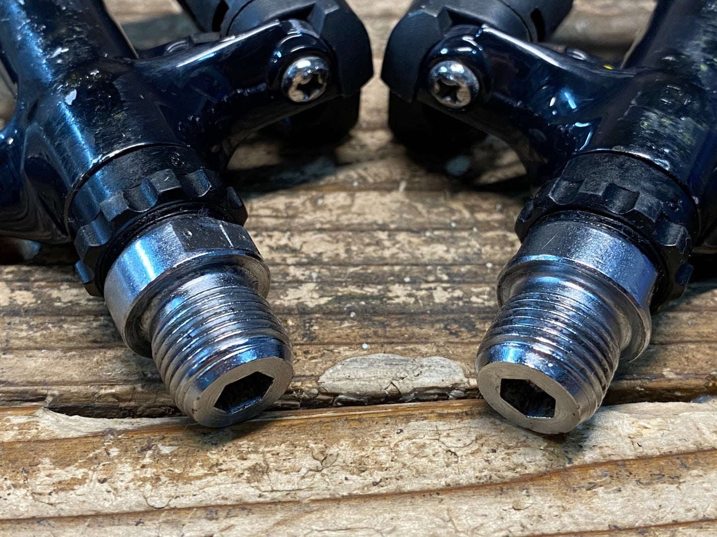 IX891 シマノ SHIMANO 105 PD-5700 ビンディングペダル SPD-SL 黒