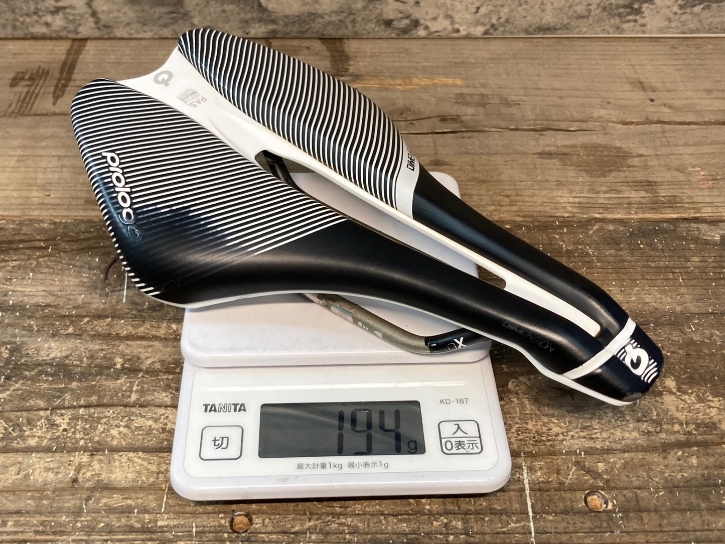 IU369 プロロゴ prologo ディメンション DIMENSION サドル 黒白 傷大 inox レール 143mm