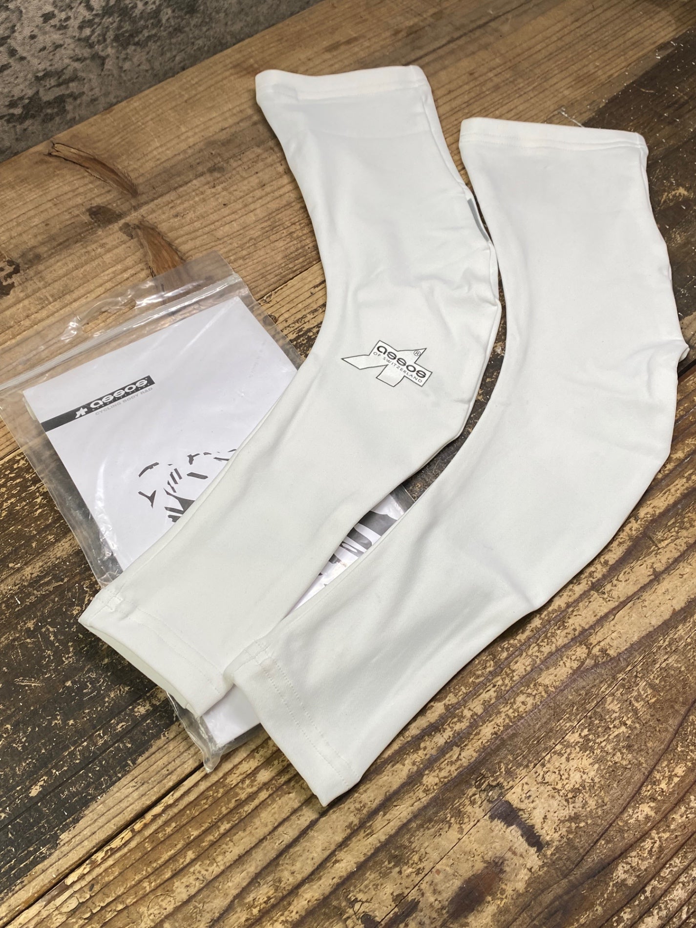 JC361 アソス assos アームカバー 白 Ⅱ