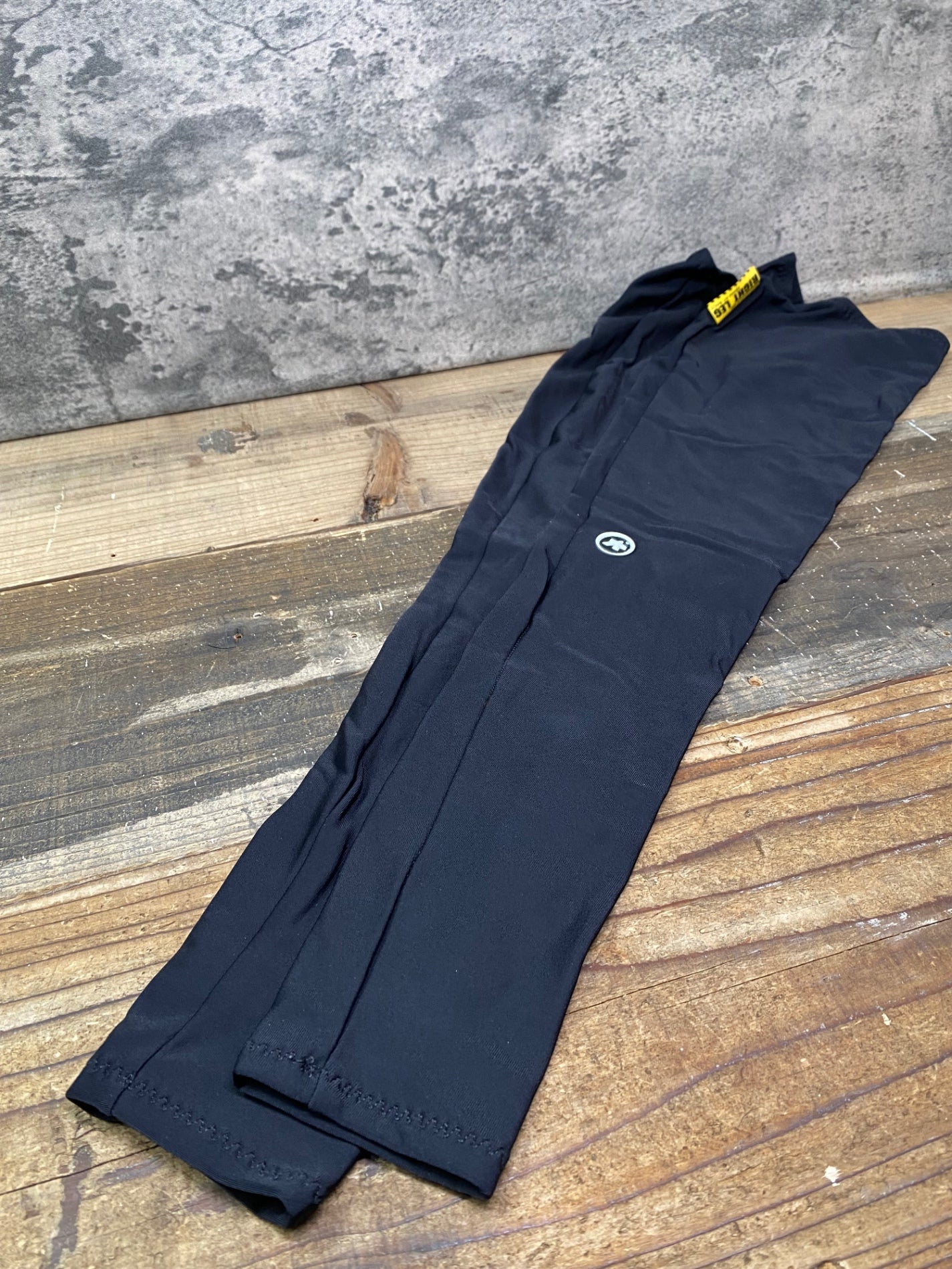 IN585 アソス ASSOS 裏起毛 レッグ ウォーマー サイズ I 黒