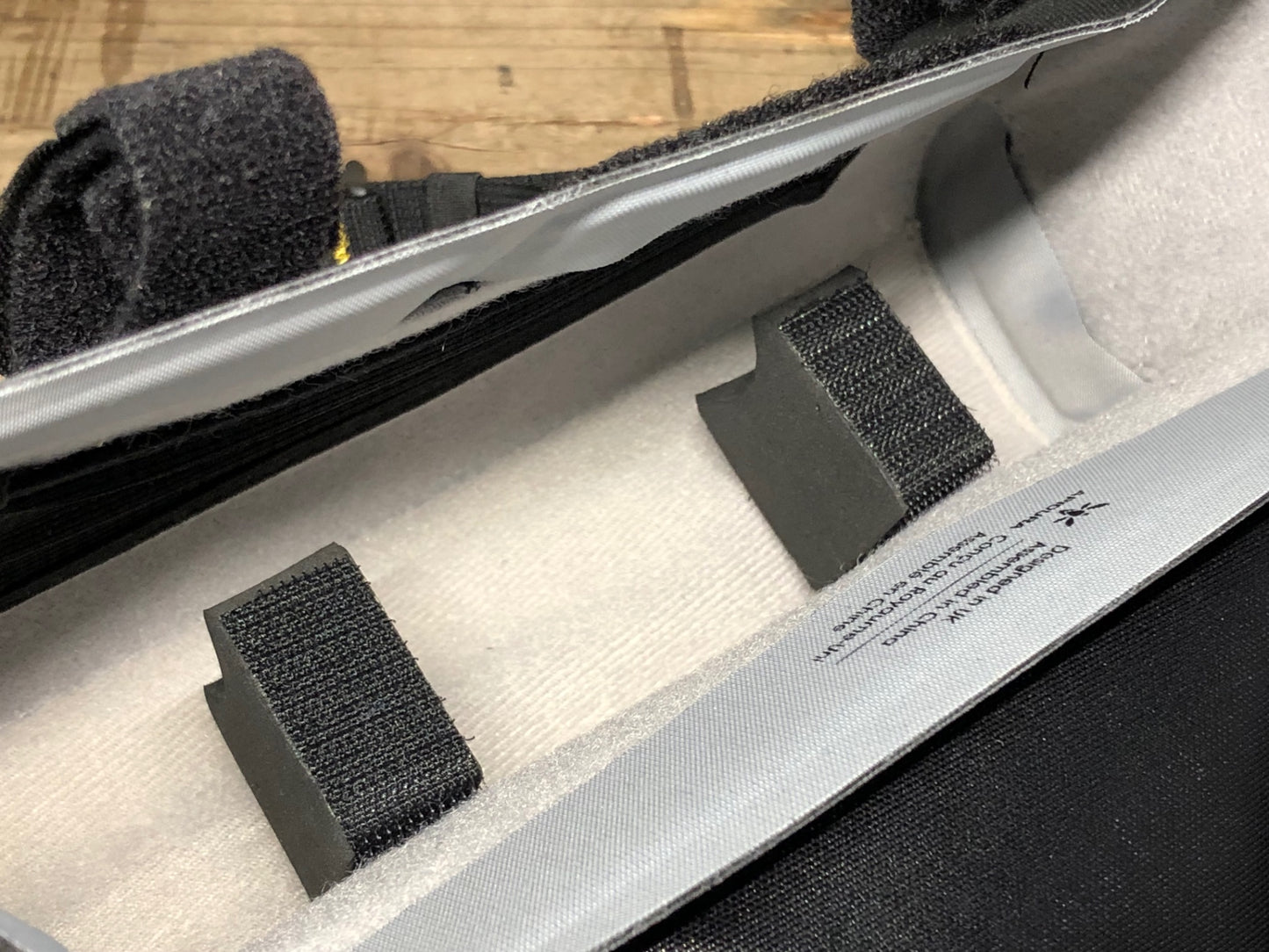 JC235 アピデュラ APIDURA レーシング ハンドルバーバッグ