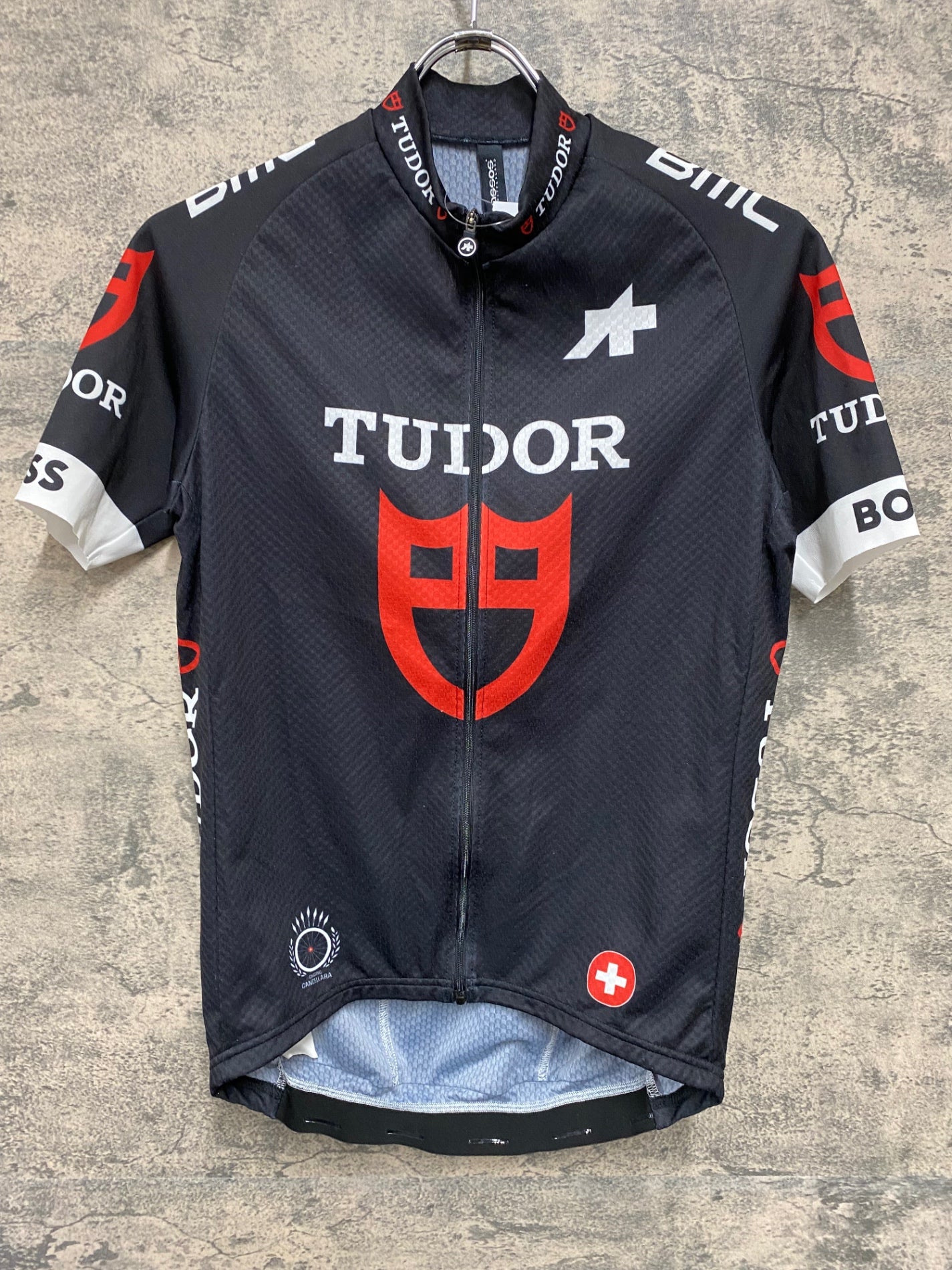 IZ071 アソス ASSOS TUDOR PRO TEAM REPLICA JERSEY 半袖 サイクルジャージ 黒 M ※スレ、ほつれあり