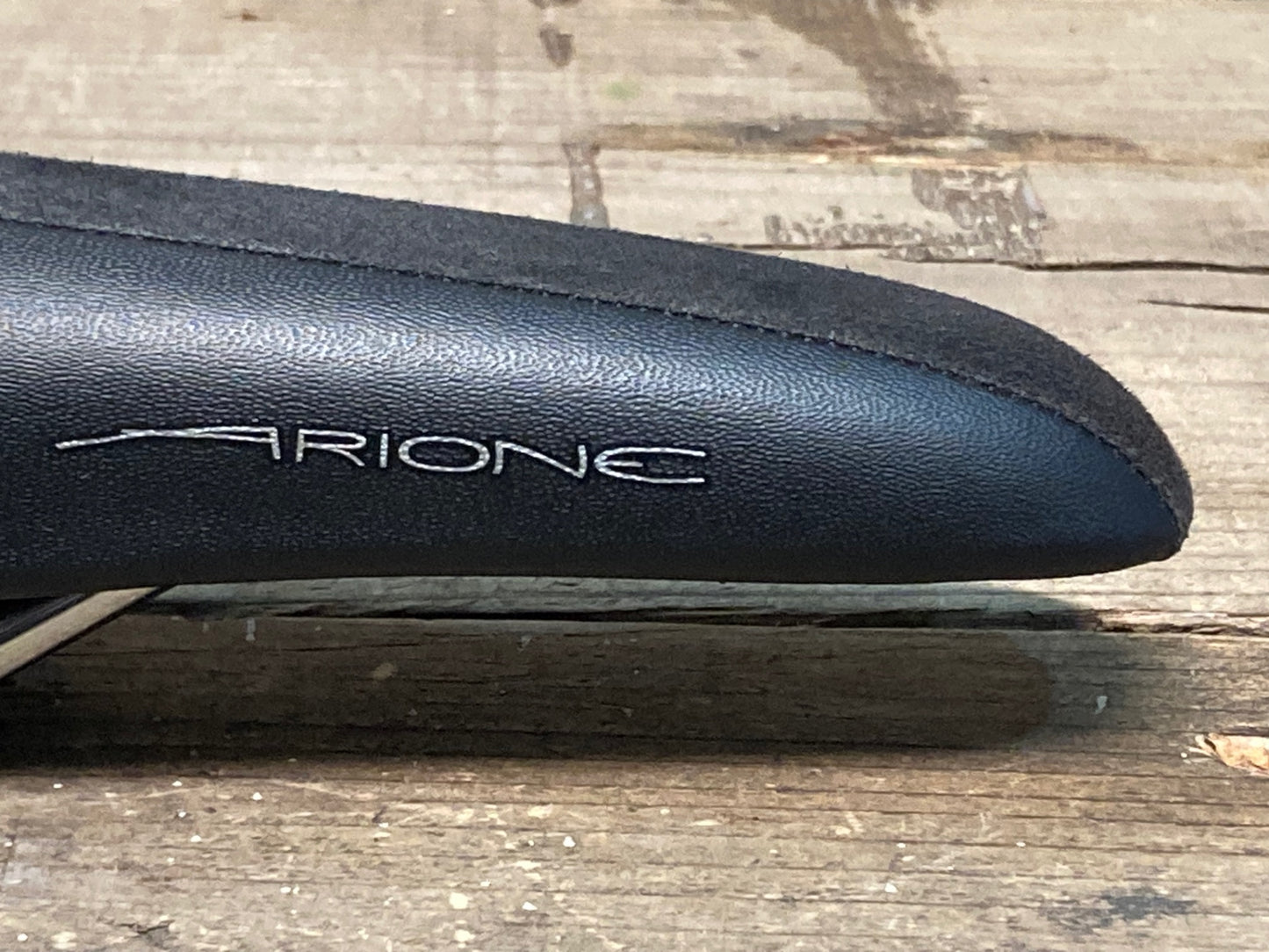 IQ016 フィジーク fizik アリオネ ARIONE サドル 黒 KIUMレール