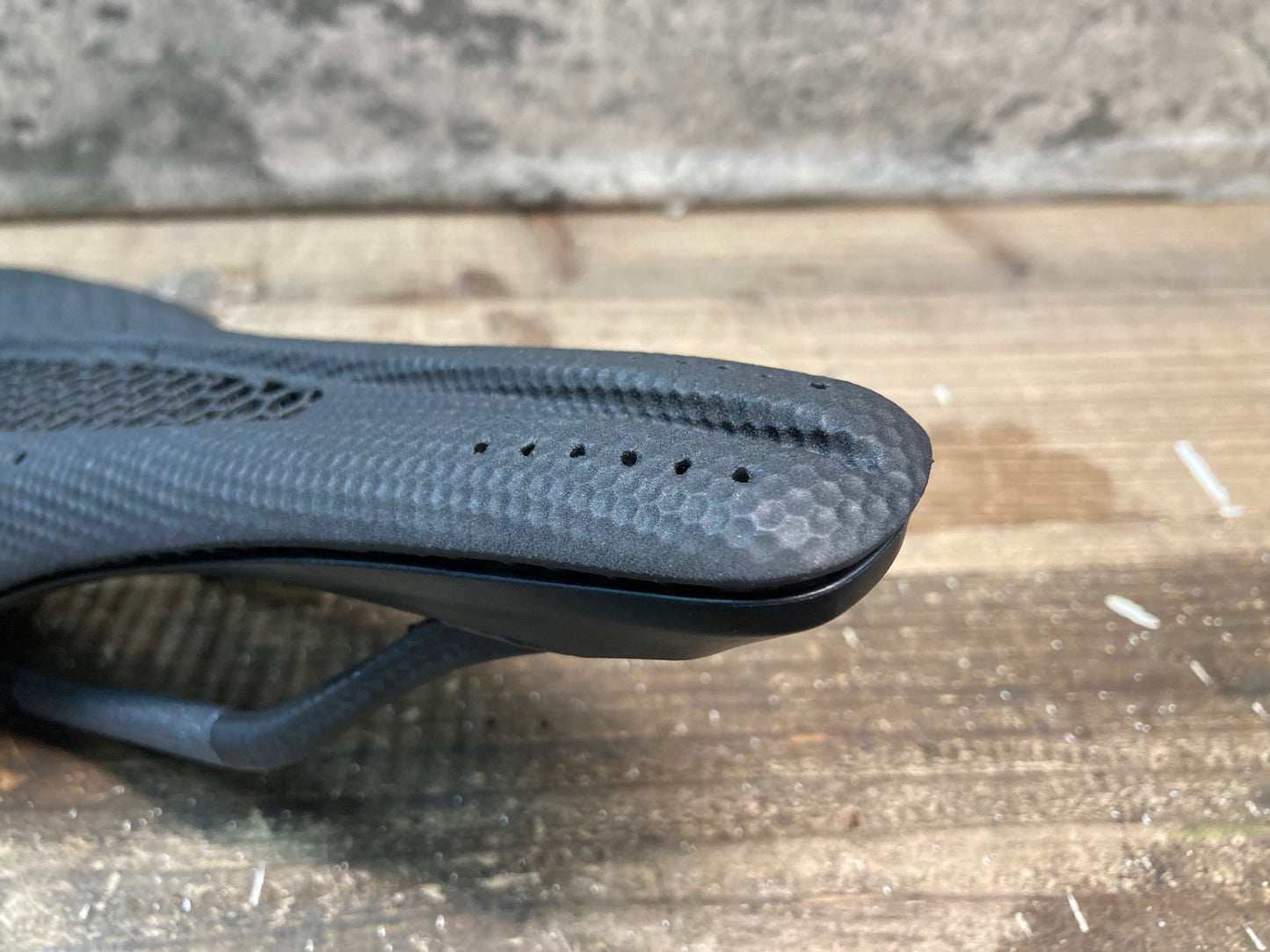 IR710 スペシャライズド SPECIALIZED PHENOM MIRROR サドル 黒 143mm カーボンレール