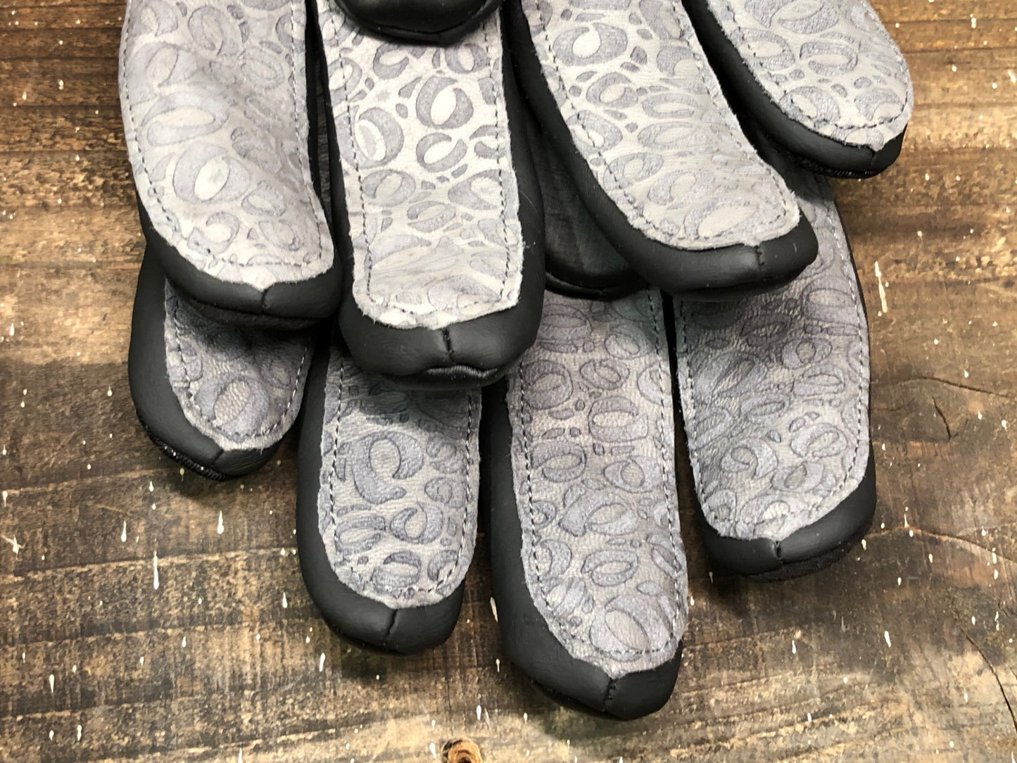 IP604 パールイズミ PEARL iZUMi ウィンターグローブ 黒 L 裏起毛 WIND BREAK TITANIUM