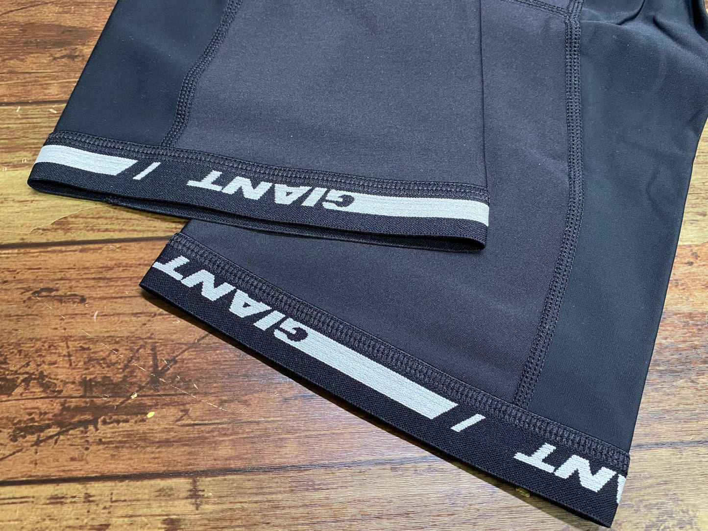 IV875 ジャイアント GIANT 3D KNEE WARMER ニーウォーマー 黒 M