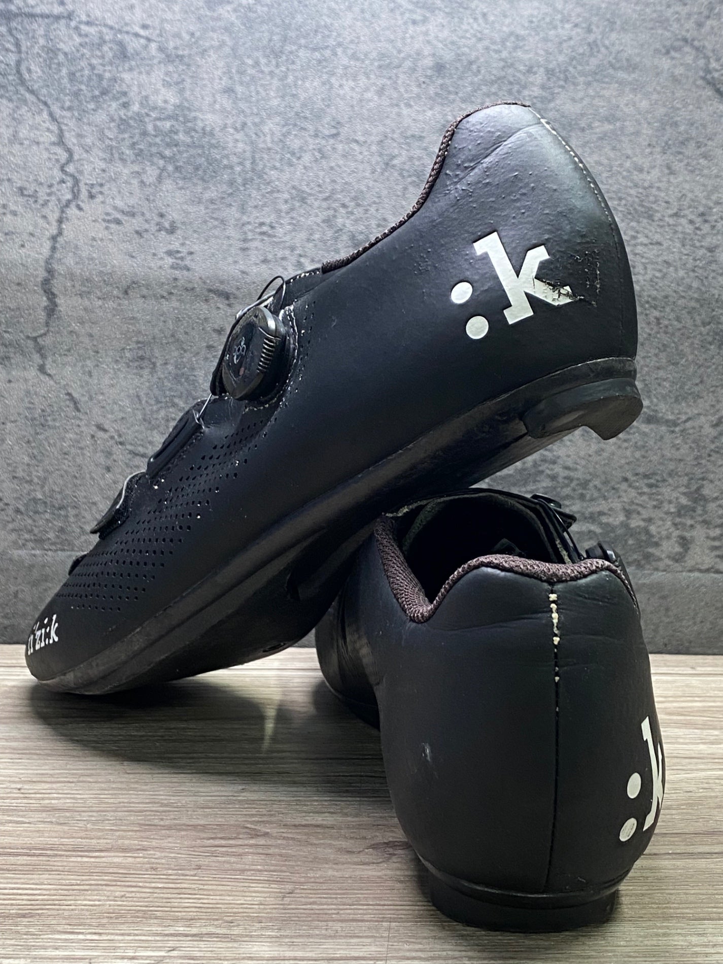 JD481 フィジーク fizik R4 ROAD SHOES ビンディングシューズ 3穴 BOA 黒 EU44 ※錆、ソール欠品