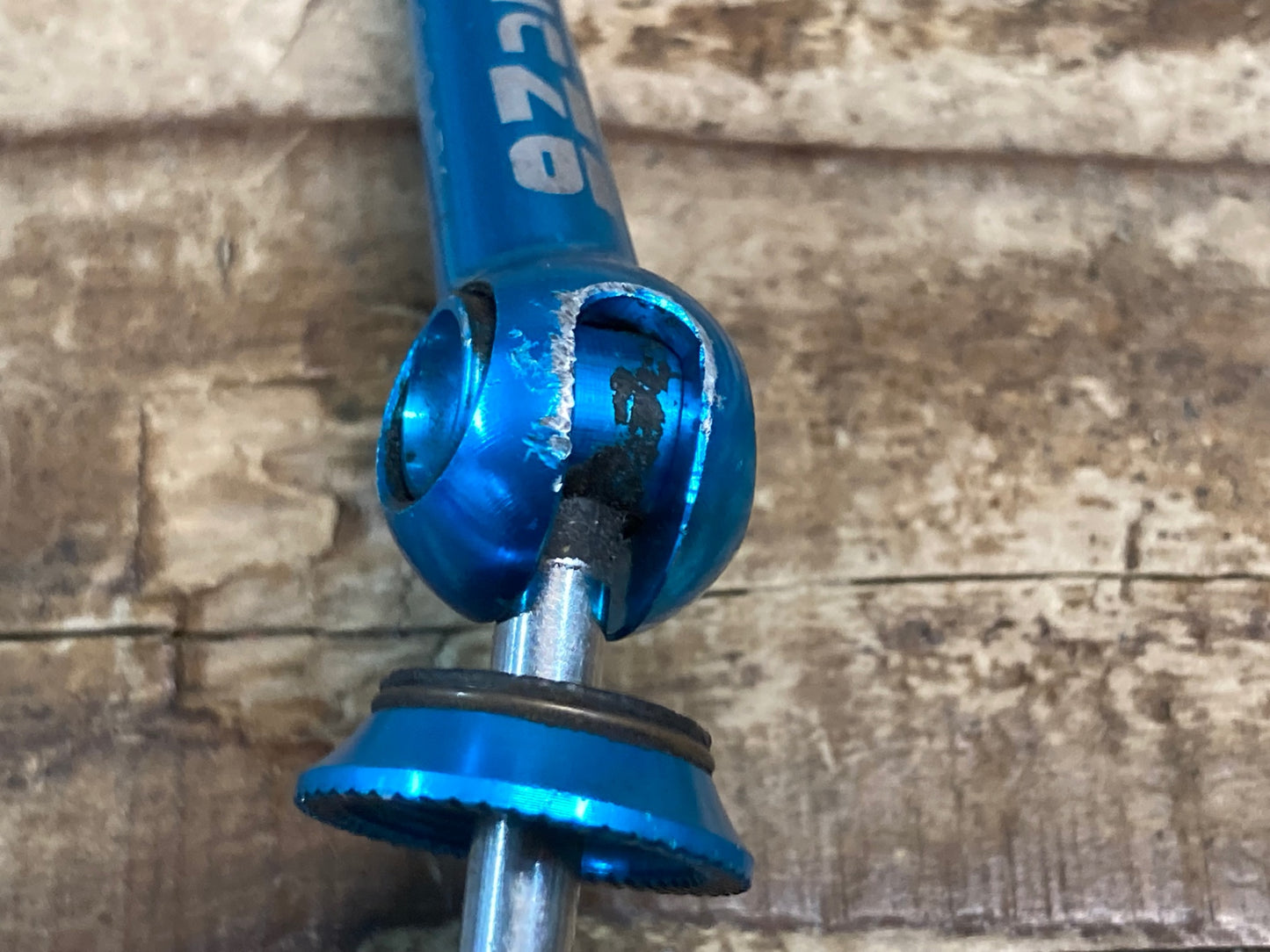 IX979 KCNC Z6 ステンレス クイックレリーズ 前後セット 100/130mm 青