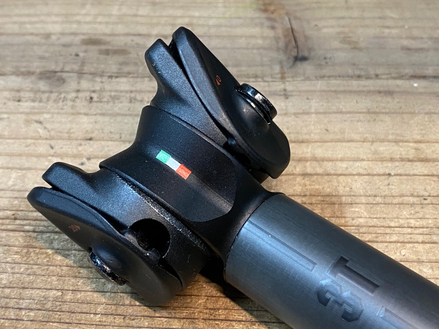 IU577 3T zero 25 team カーボン シートポスト 280mm Φ27.2 ※カット済み