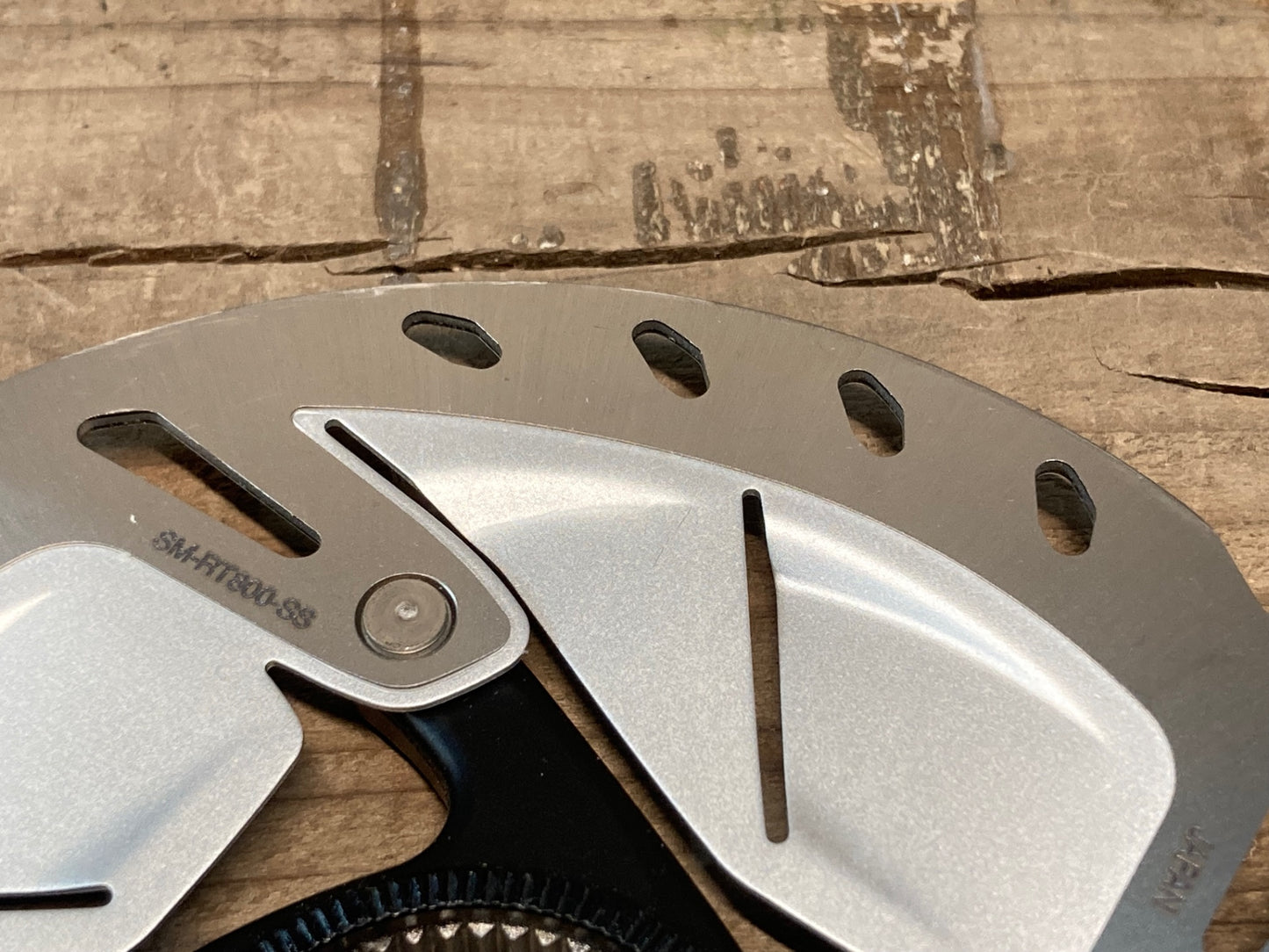 IQ028 シマノ Shimano SM-RT800 ディスクブレーキローター 140mm